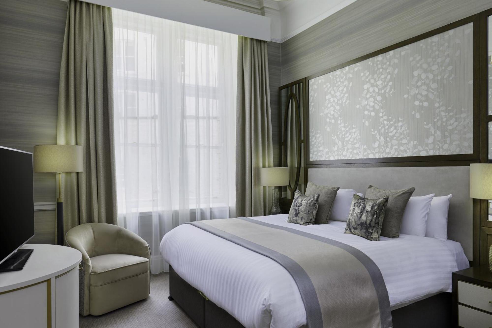 Superior King Room,1516355752:JPEG