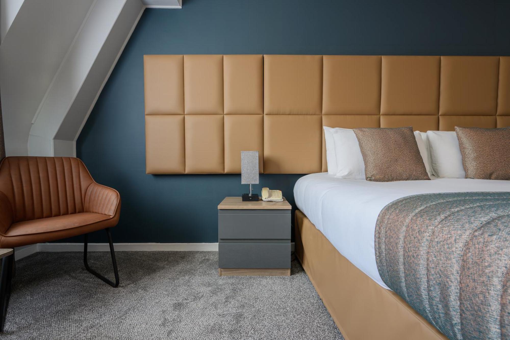 Double Room,1705760753:JPEG