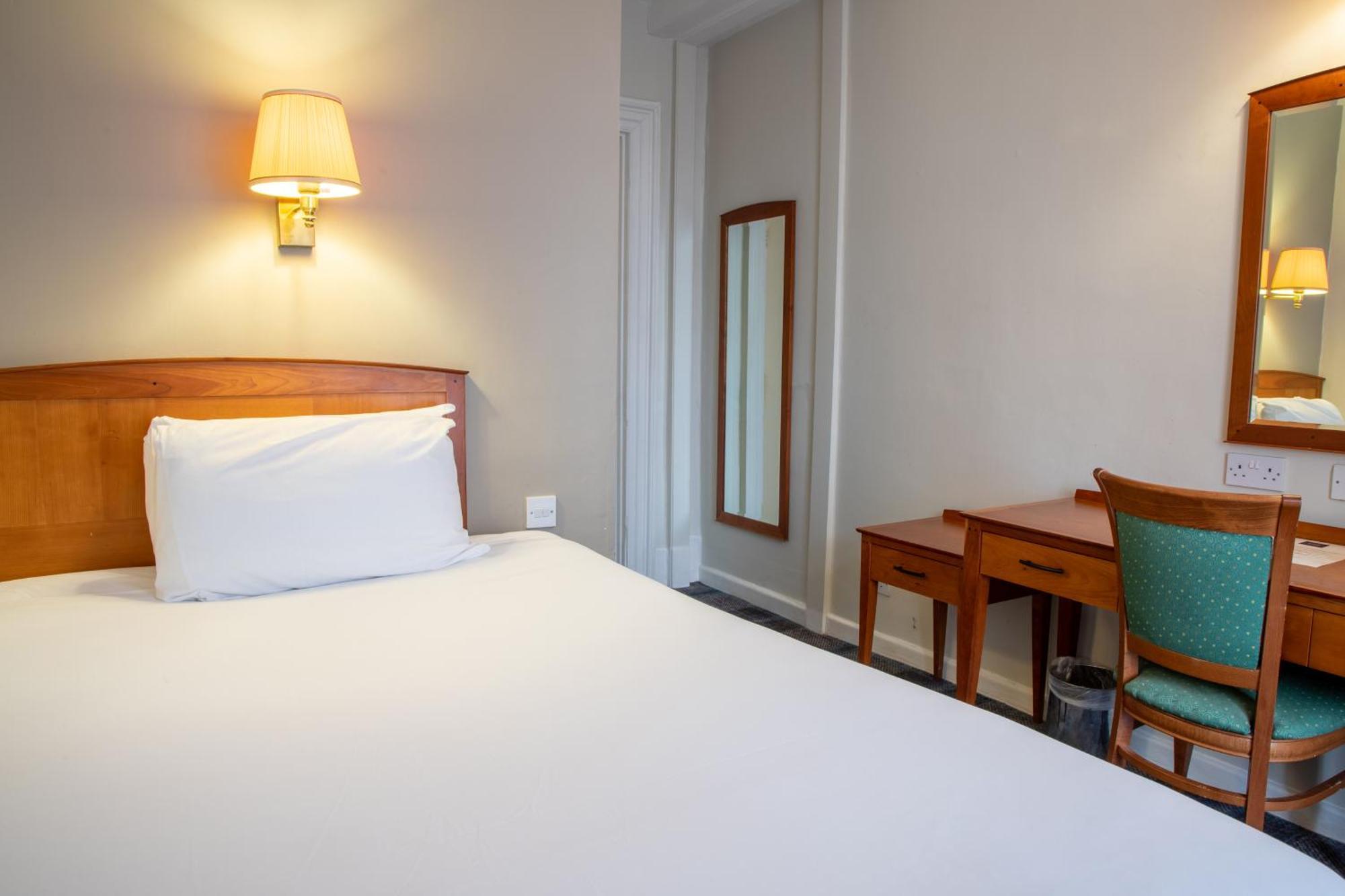 Single Room,1516426771:JPEG
