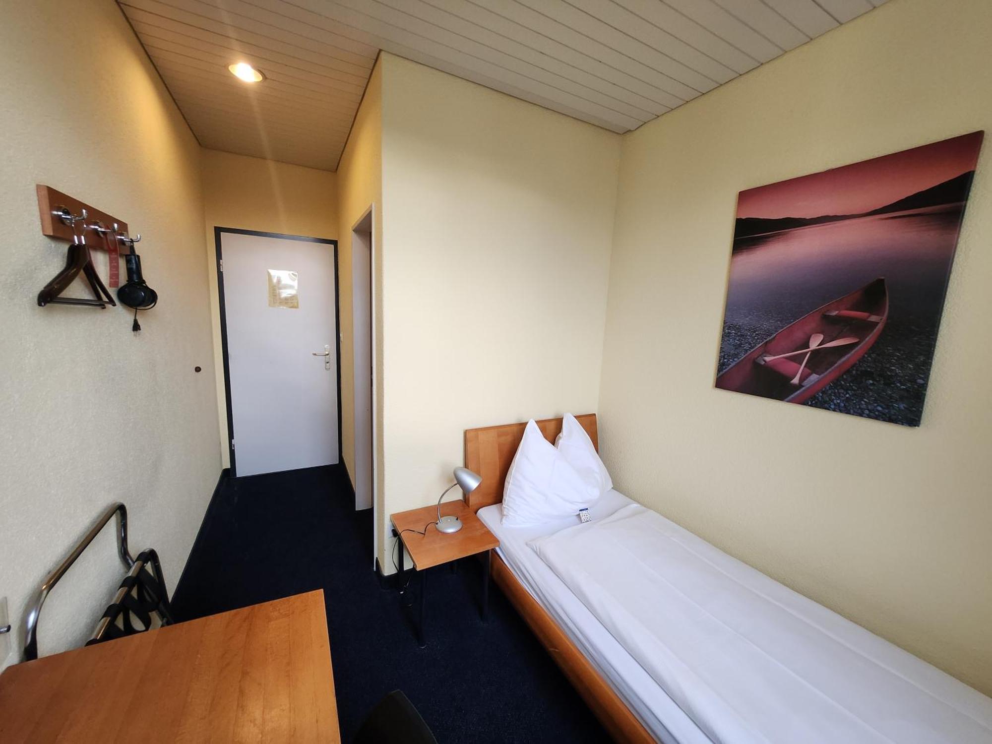 Single Room Budget Small,1516388971:JPEG