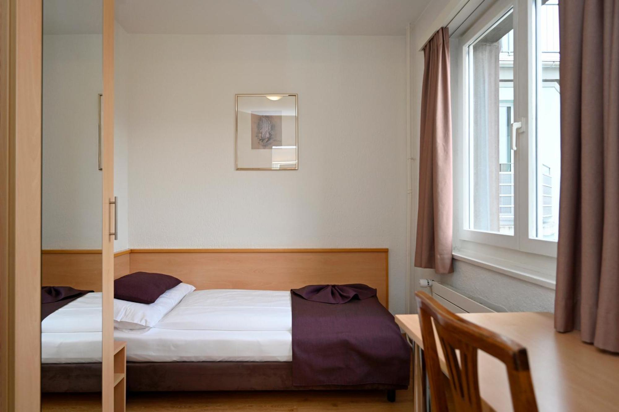 Single Room,1516388101:JPEG