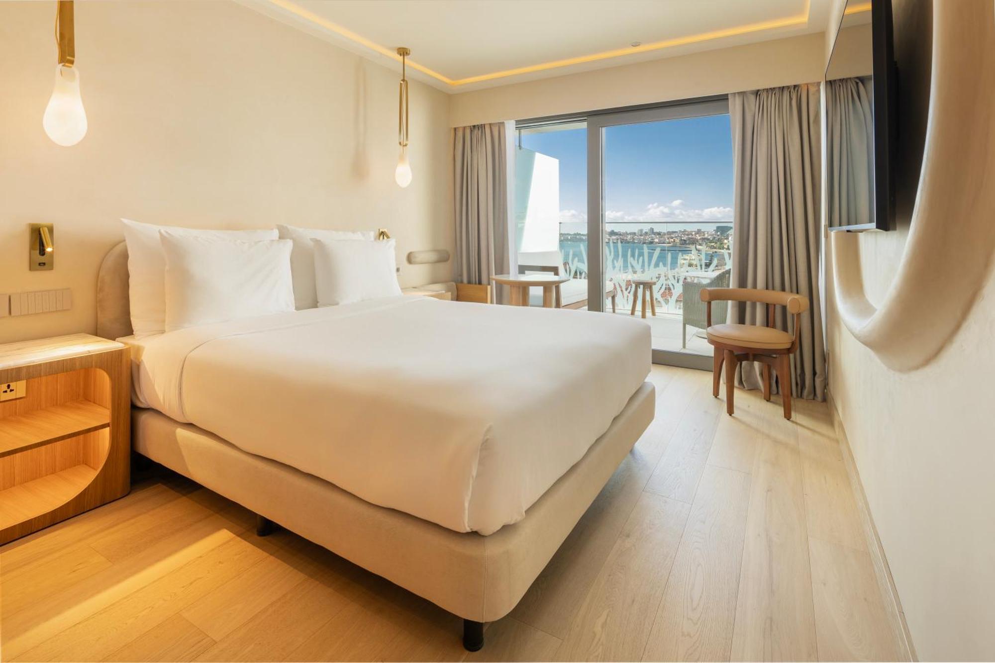 Double or Twin Room Bay View