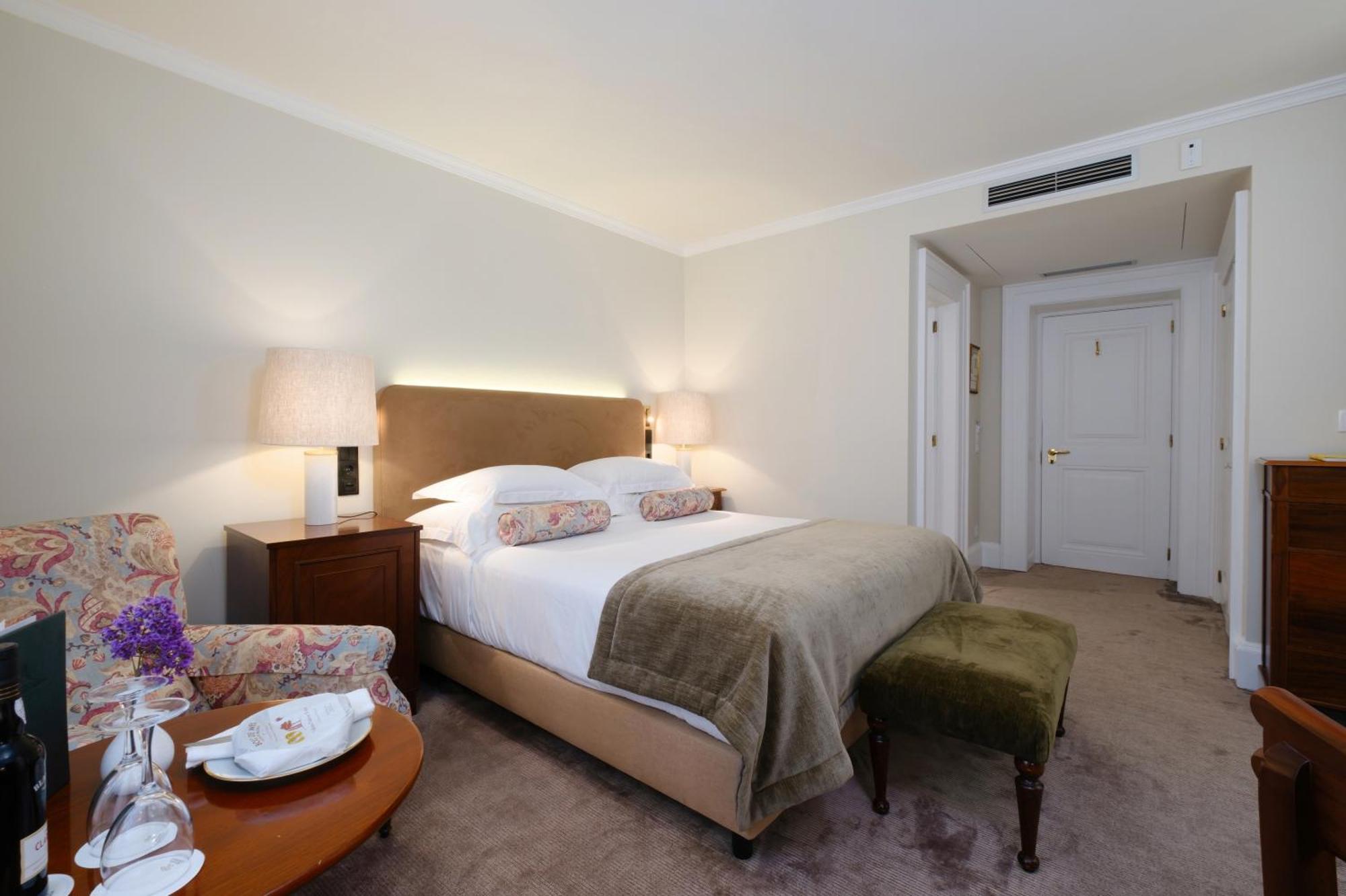Deluxe Double Room Main House