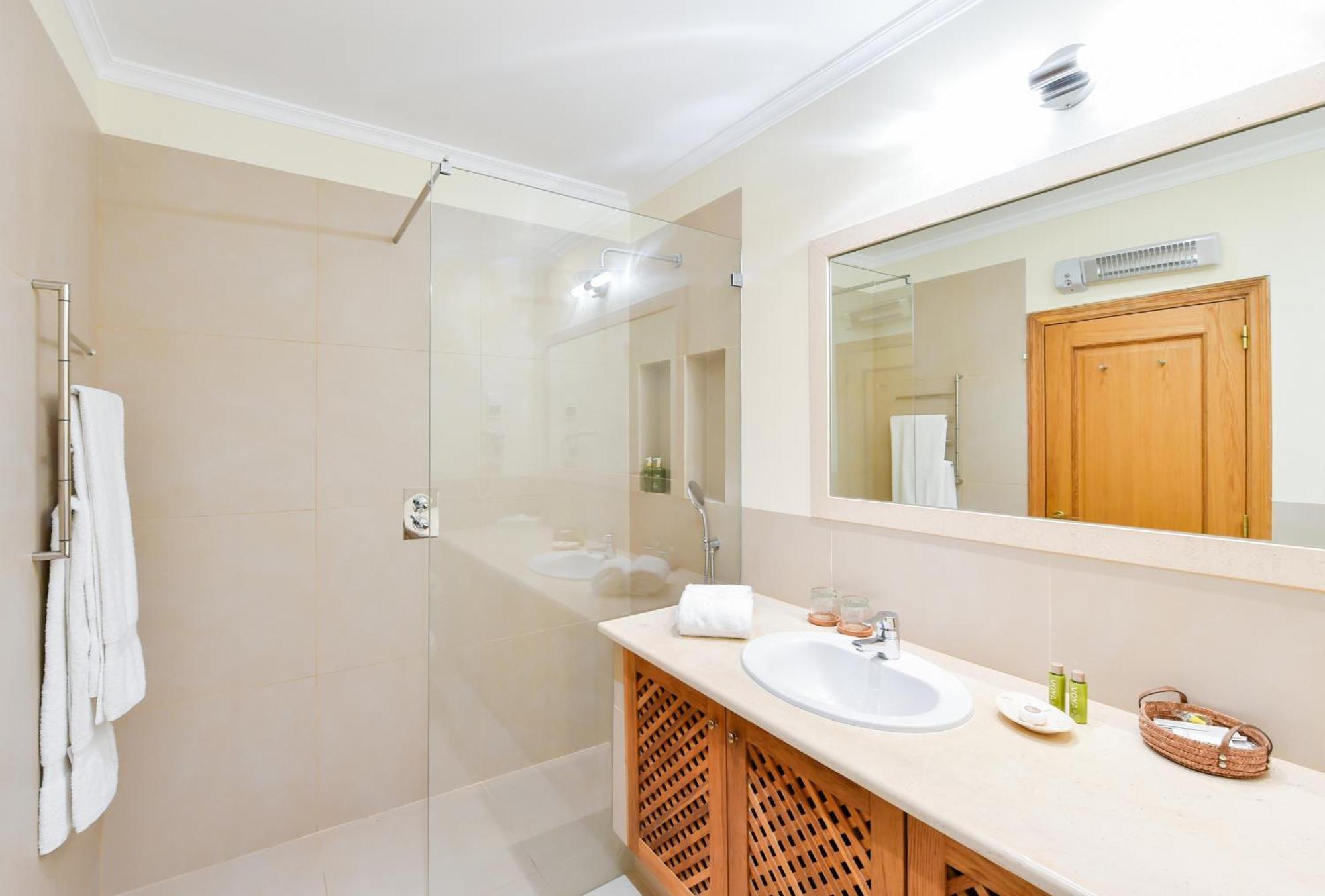 Superior Two-Bedroom Townhouse Pool