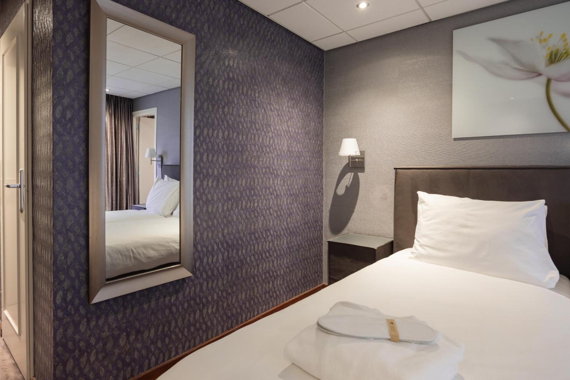 Deluxe Room Air Conditioning