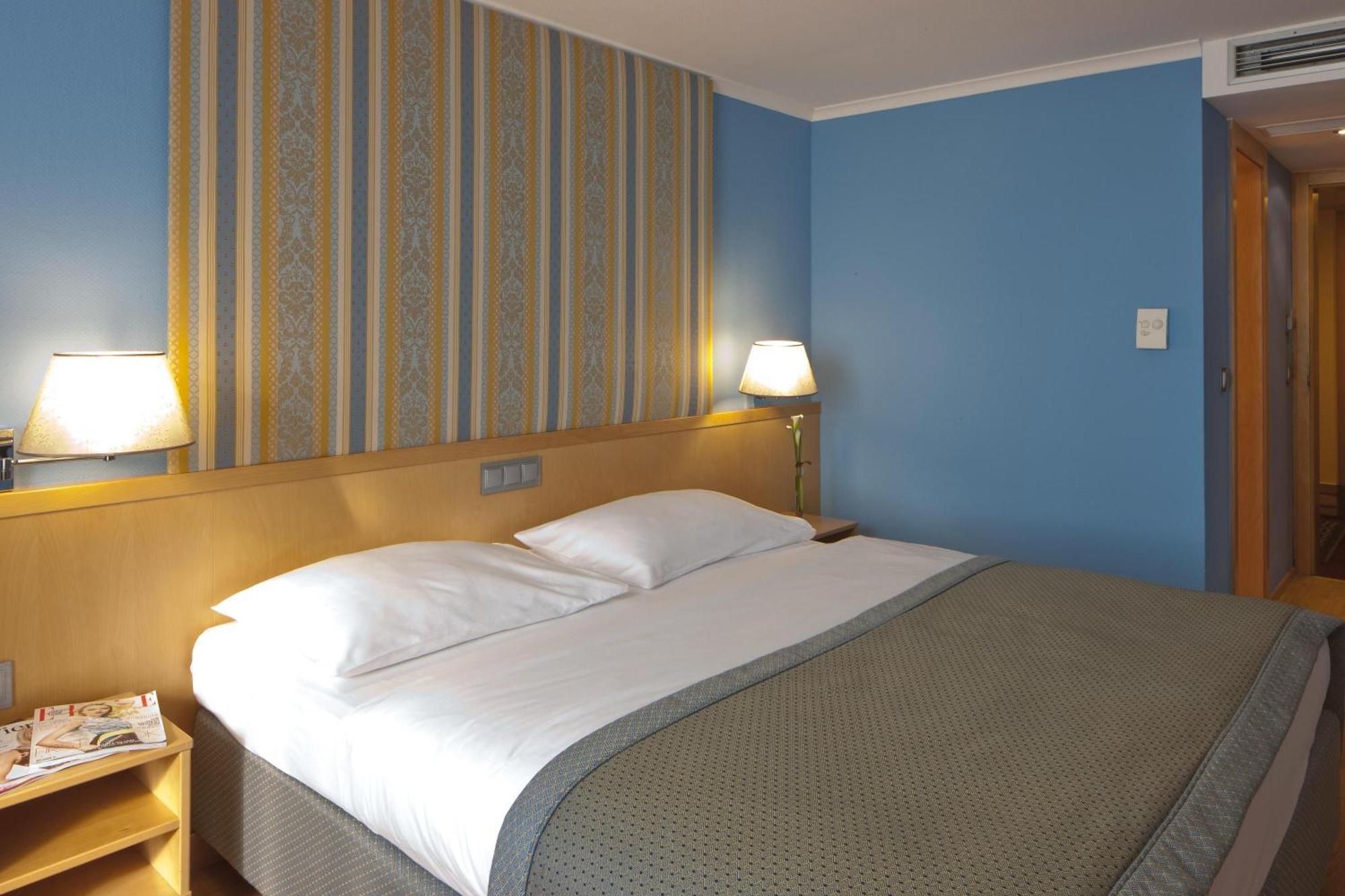Classic Double Room,1516432270:JPEG
