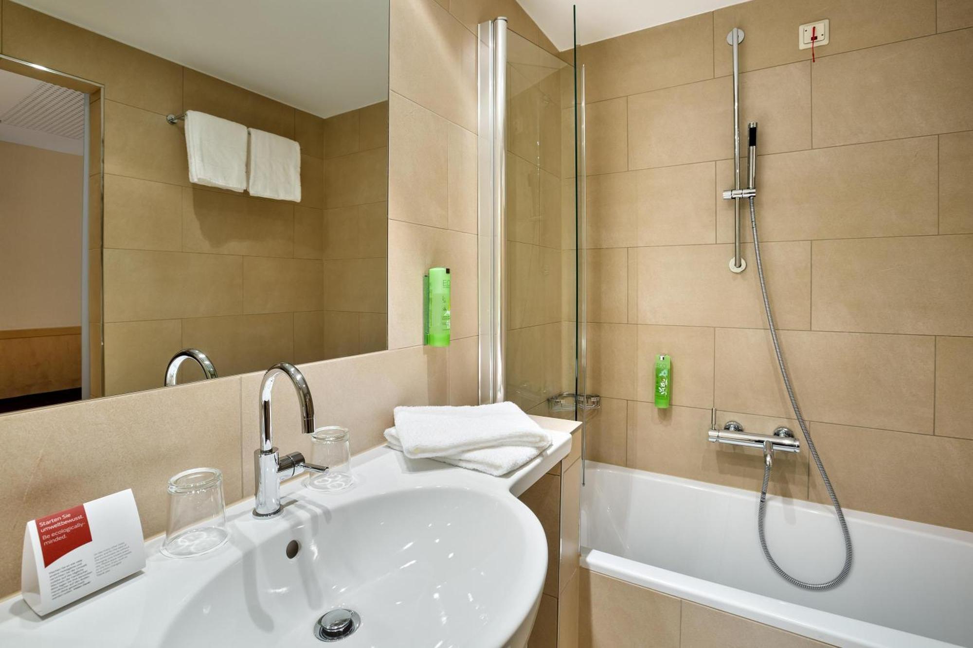 Classic Twin Room with Bathtub,1516432276:JPEG