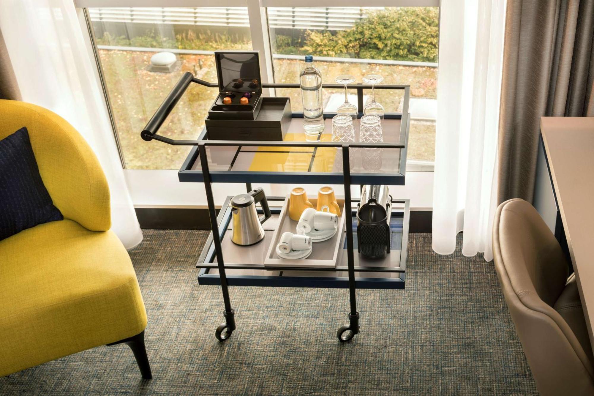 Executive Family Room,1516433614:JPEG