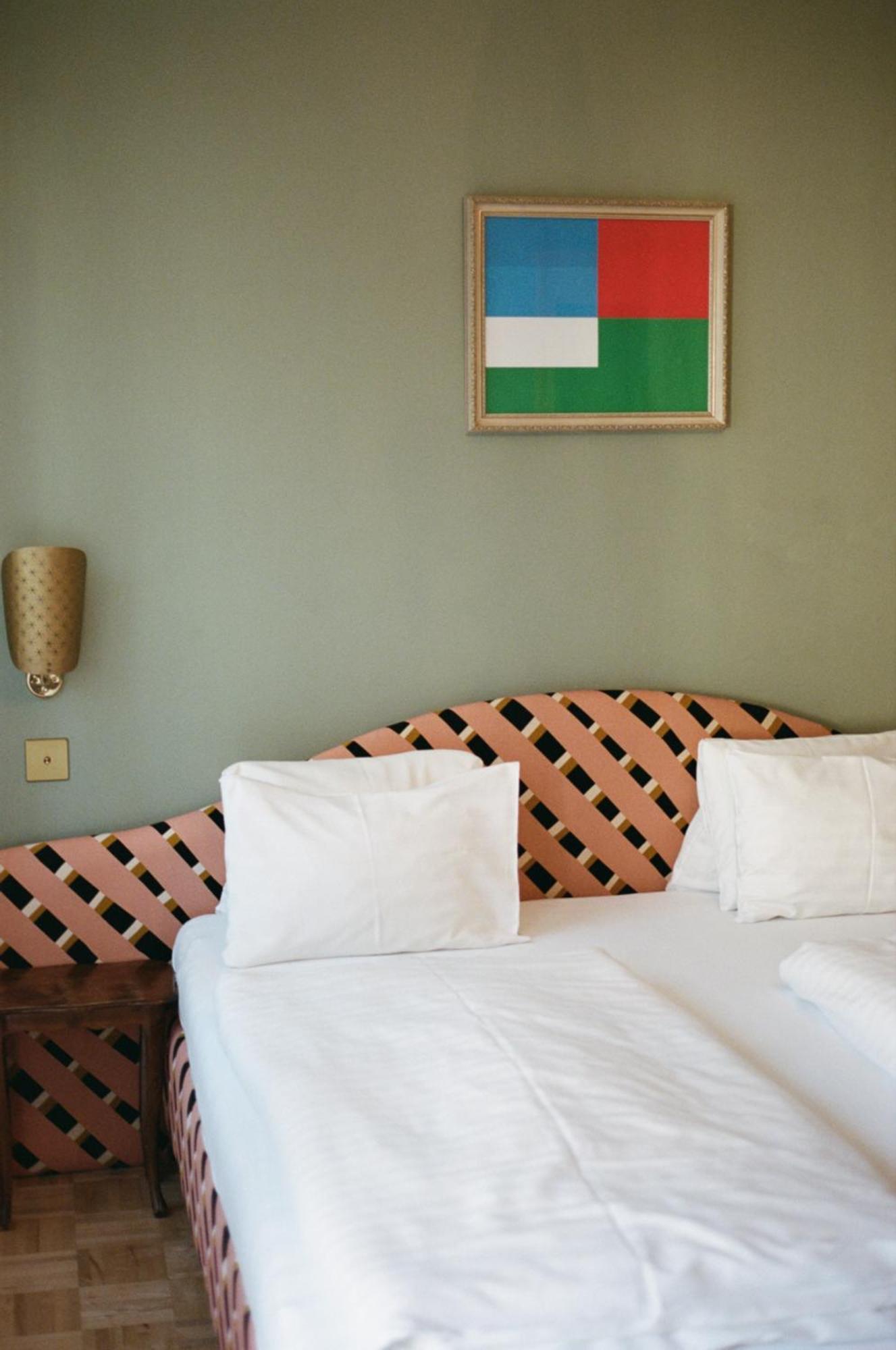 Standard Double Room,805990233:JPEG