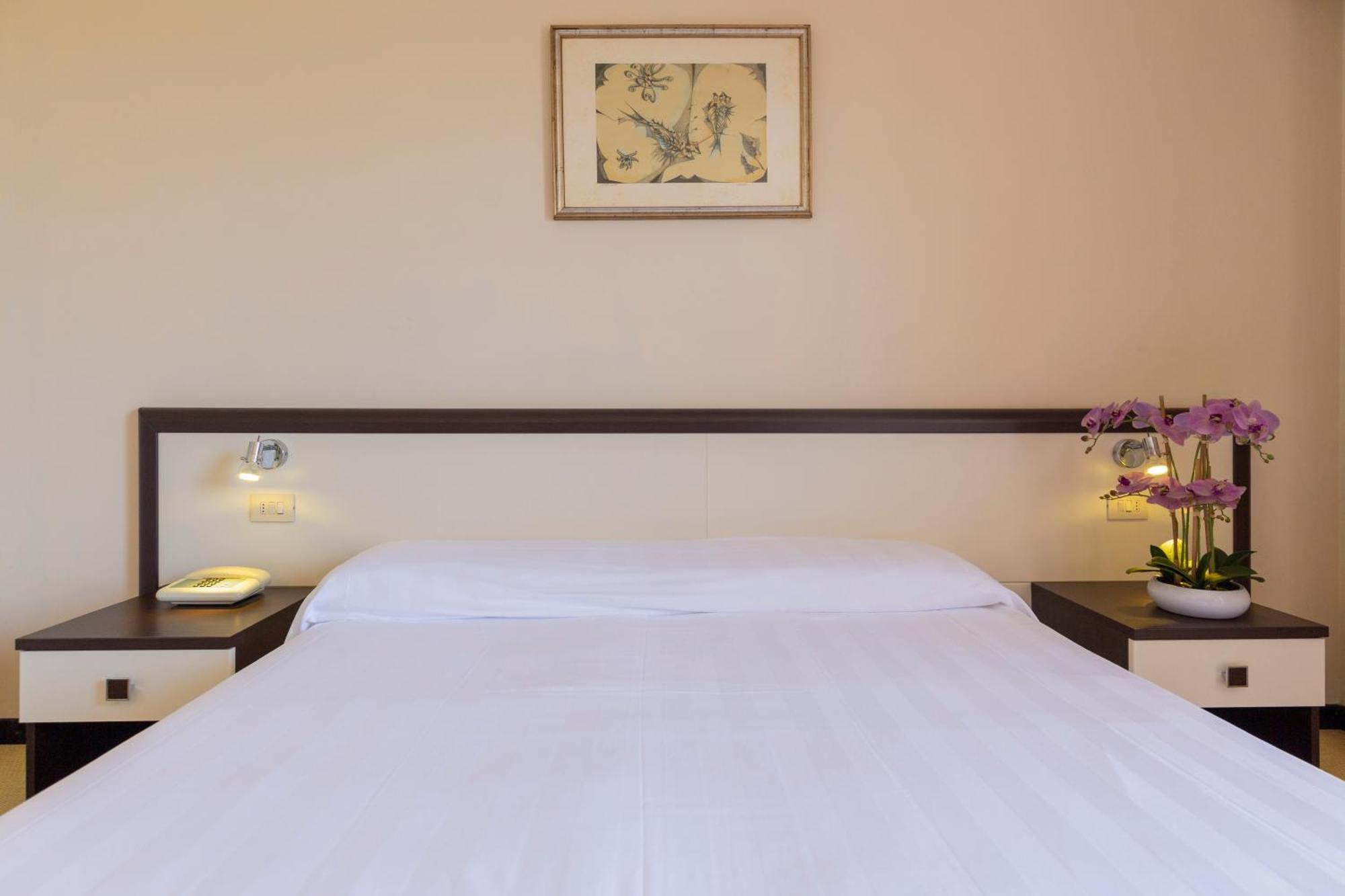 Double or Twin Room Sea View