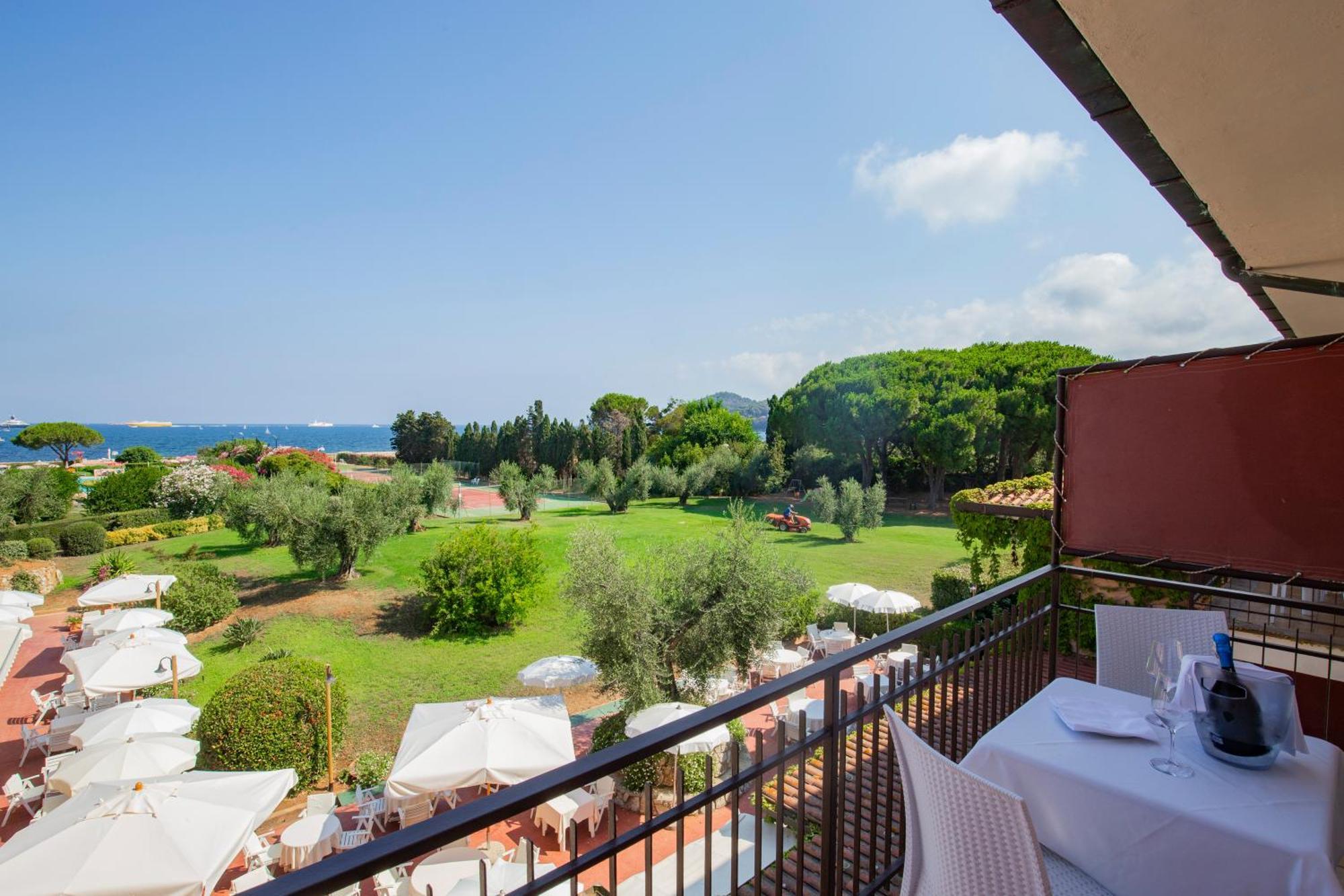 Double or Twin Room Sea View