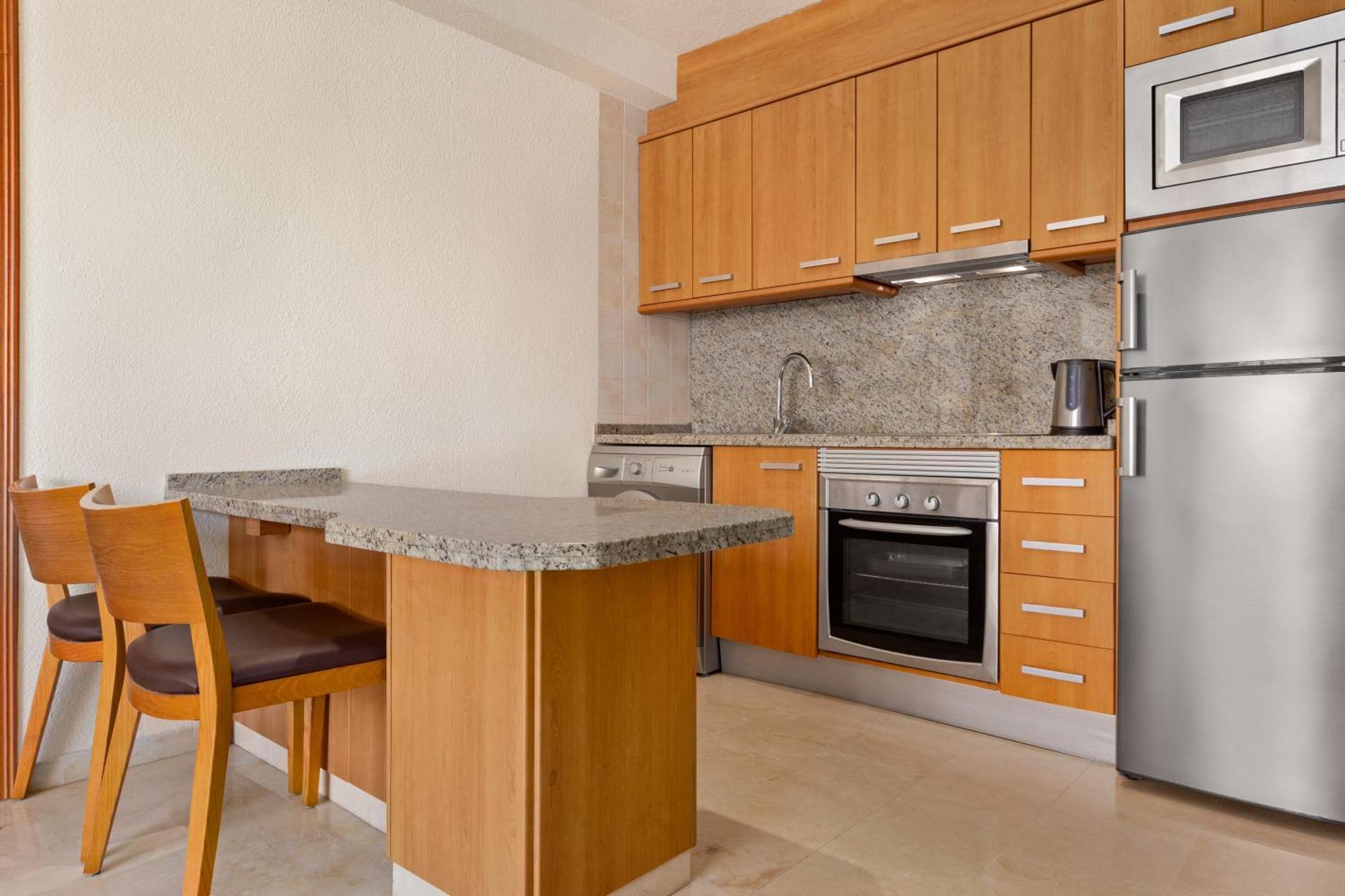 Premium One-Bedroom Apartment,1516697521:JPEG