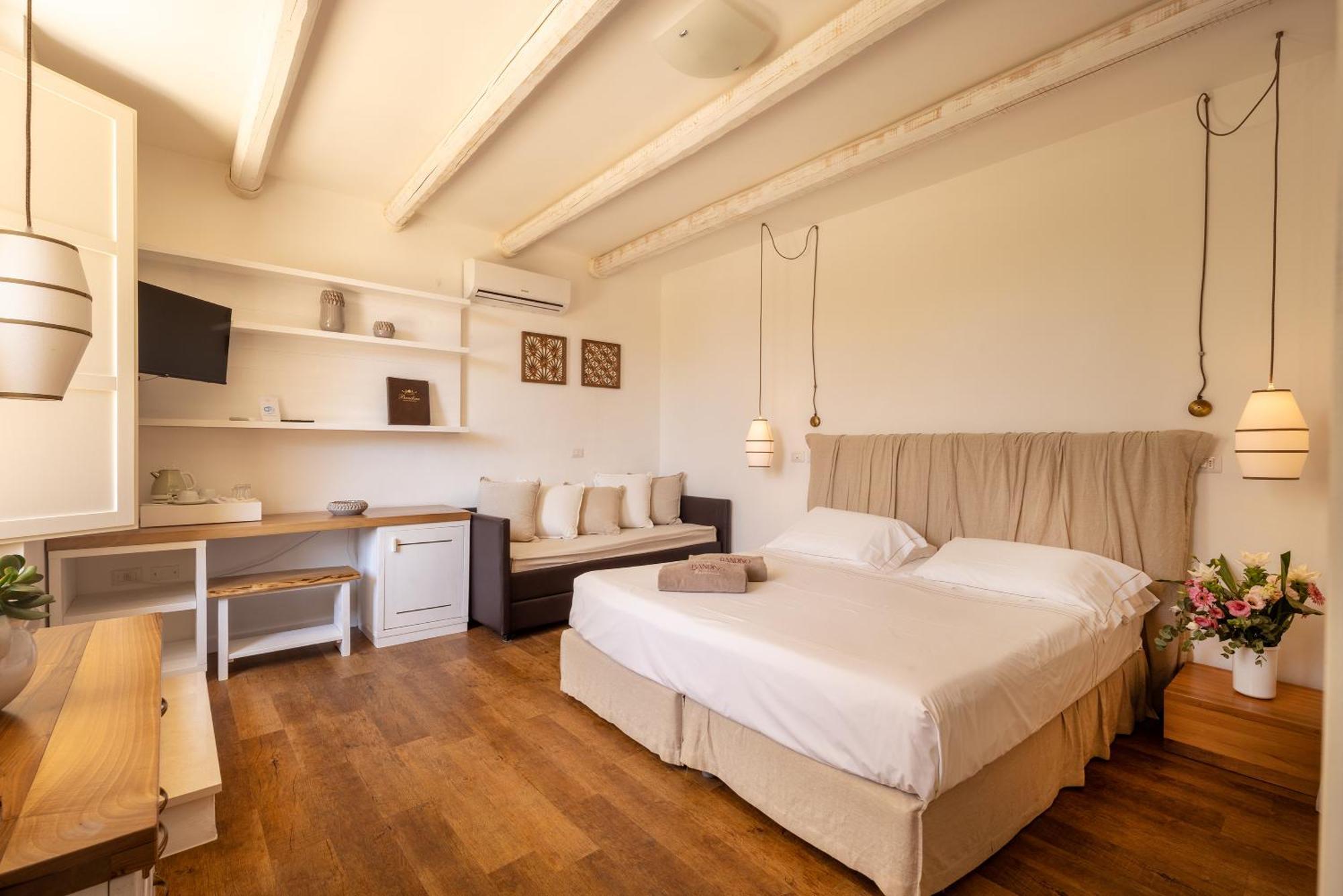 Classic Quadruple Room,1516804168:JPEG