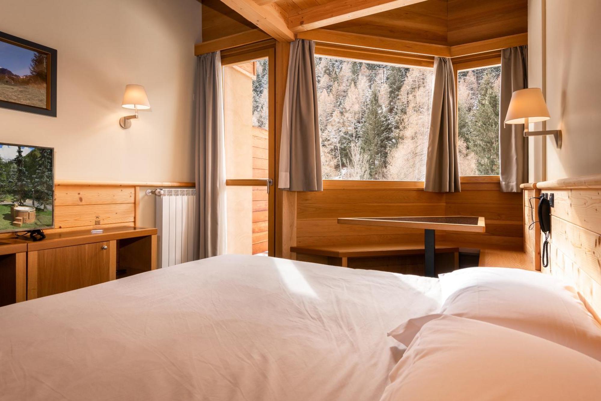 Quadruple Room Loft Balcony Mountain View