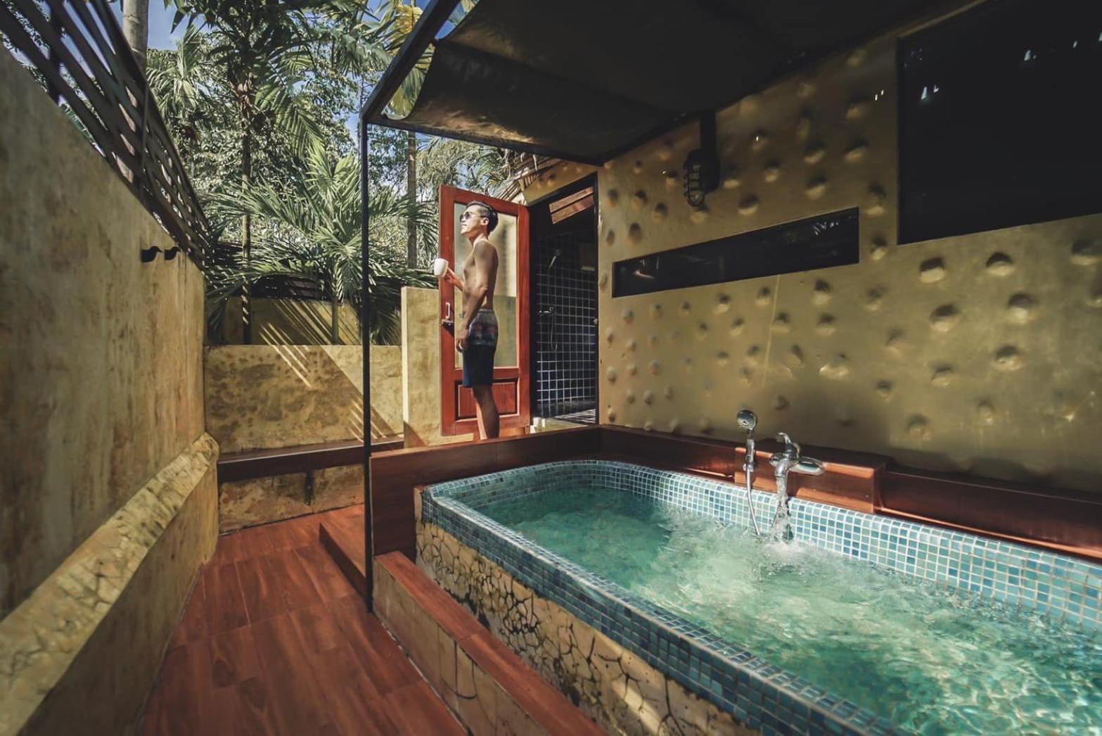 Premium Deluxe Cabana Garden View King