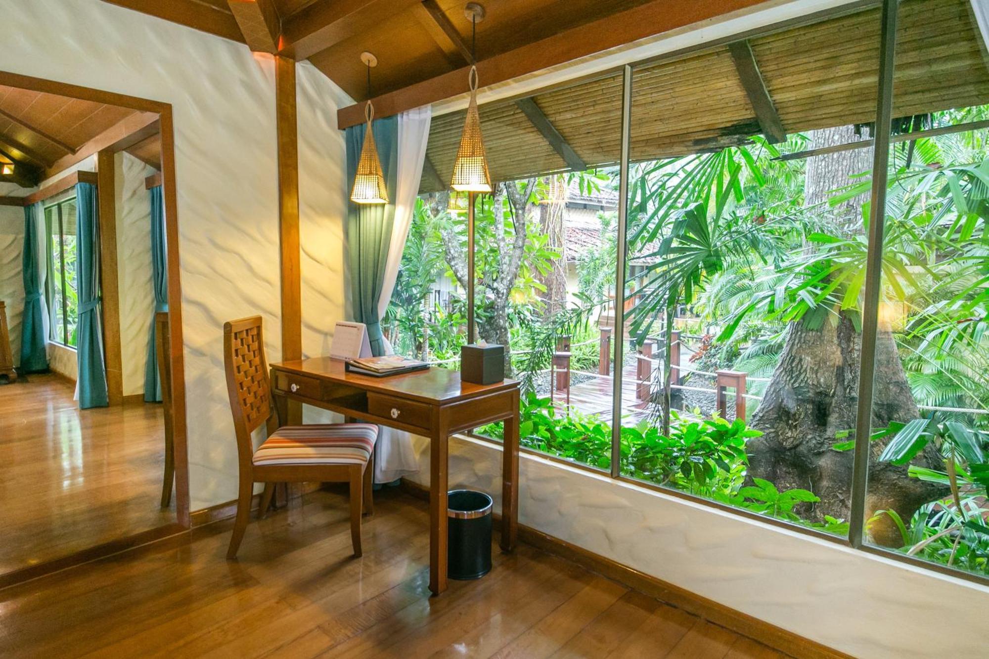 Premium Deluxe Cabana Garden View King