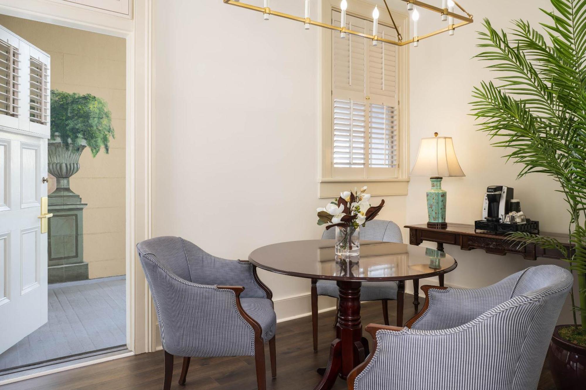 Jasmine House Parlour Suite,1499162233:JPEG