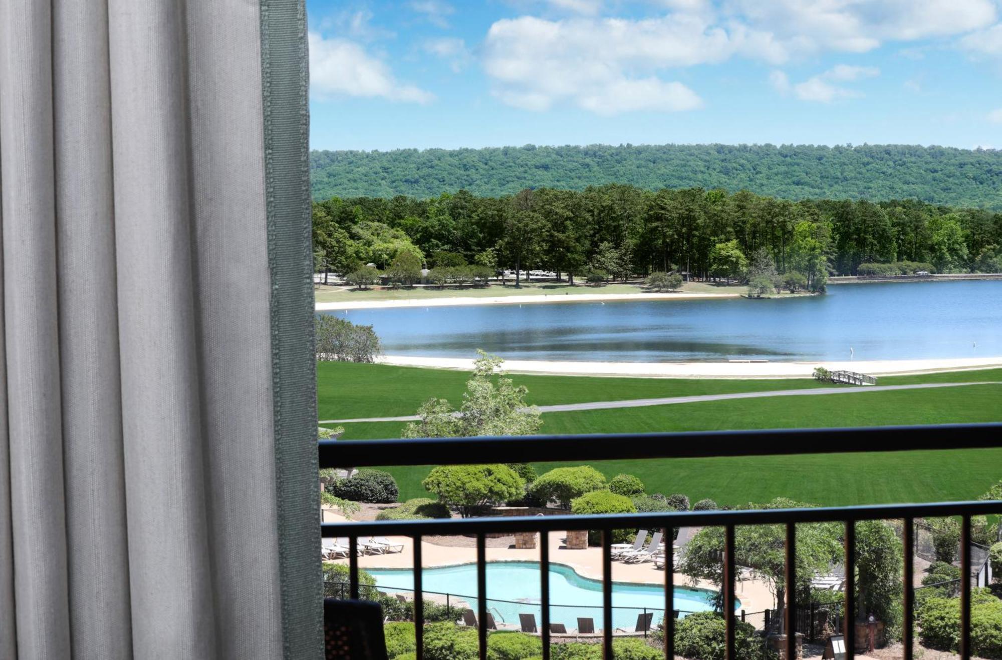 Lodge Spa Lake View King