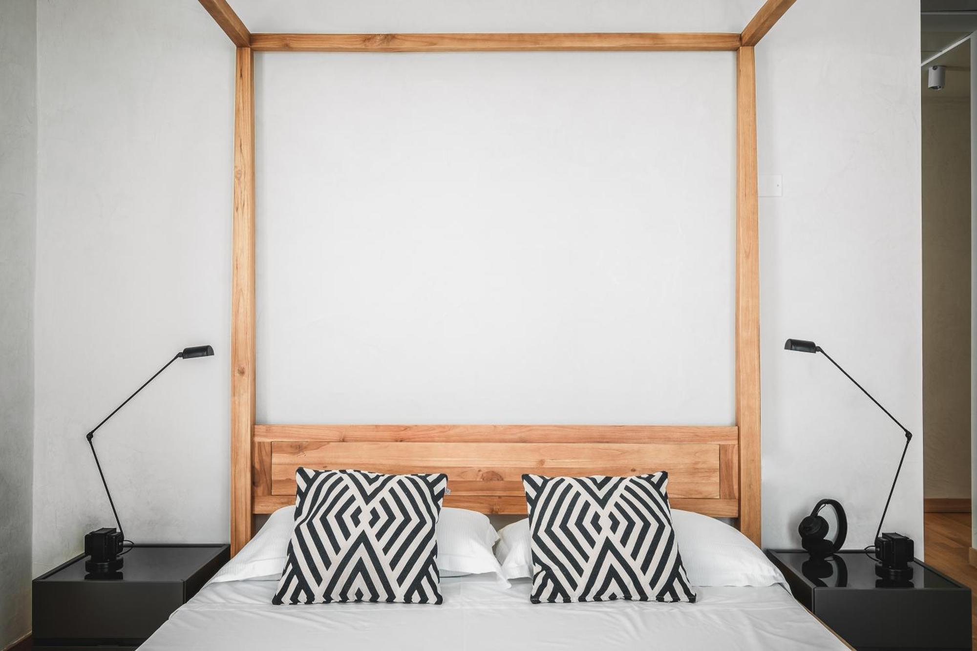 Deluxe Double Room Balcony Lake View