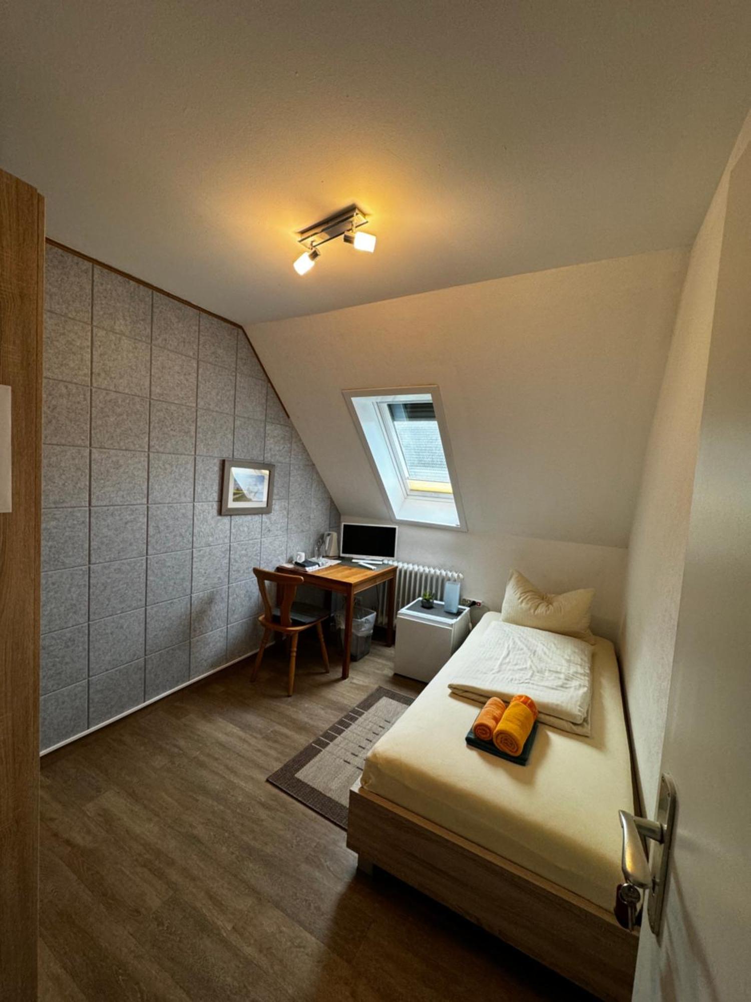 Single Room Shared Toilet,1638528896:JPEG