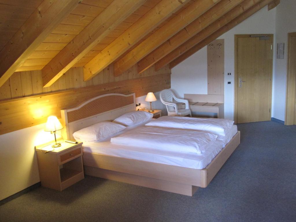 Loft Balcony,15249316:JPEG
