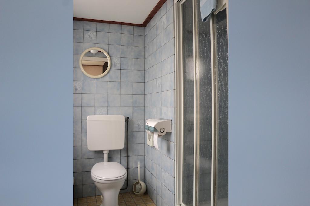 Single Room Private Bathroom,233961703:JPEG
