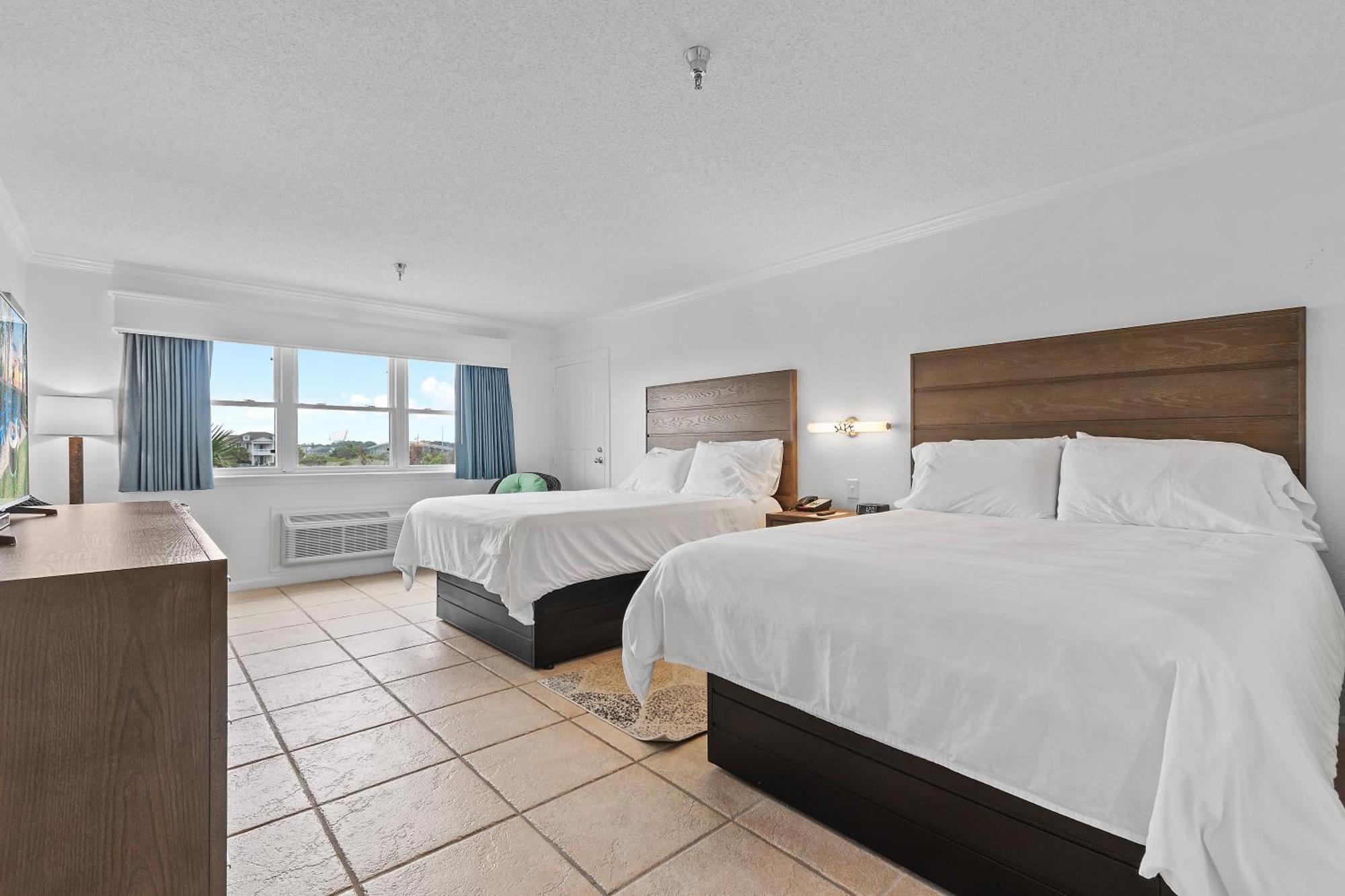 Queen Room Two Queen Beds Non Ocean View