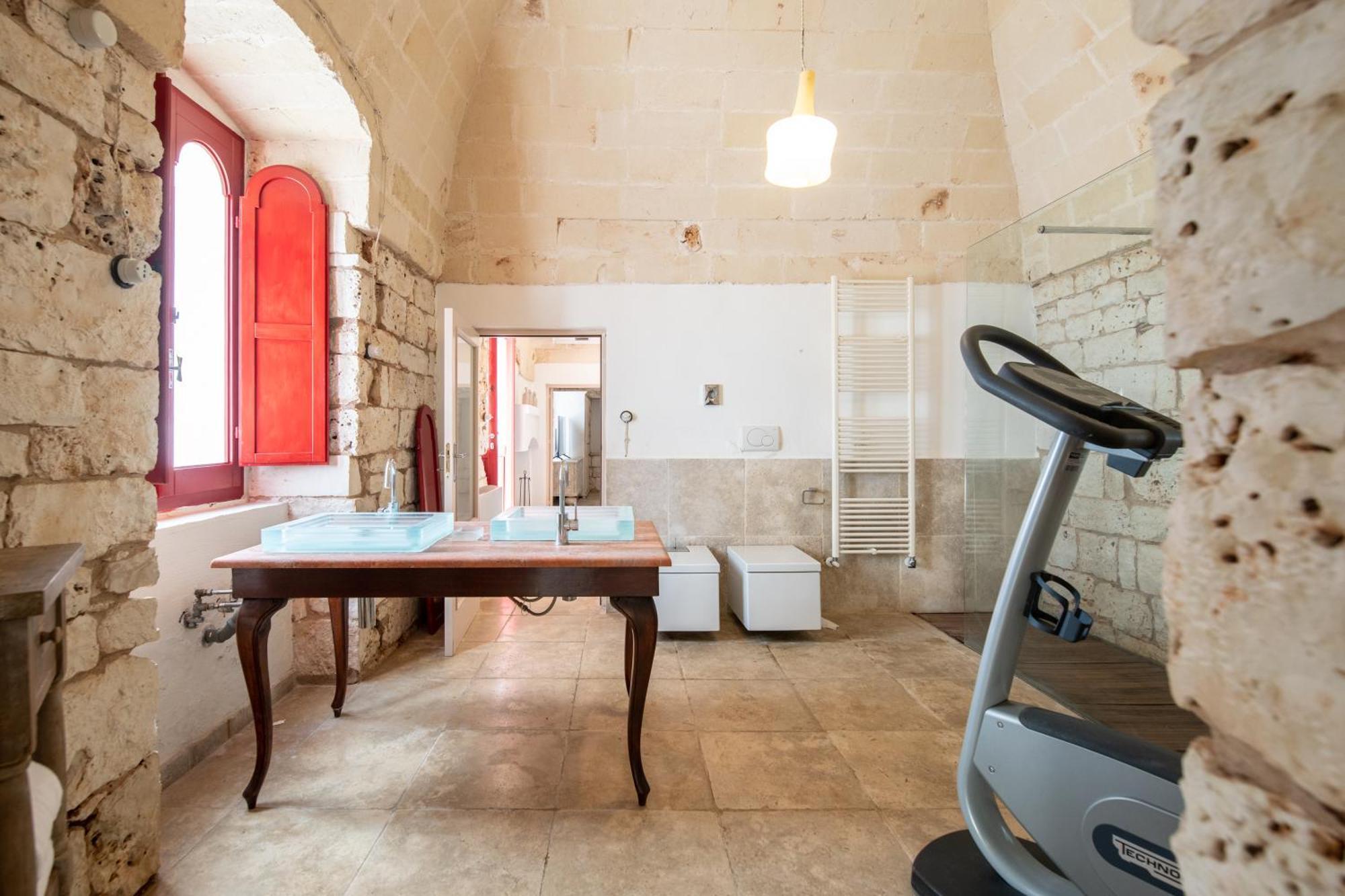 Deluxe Suite Spa Bath