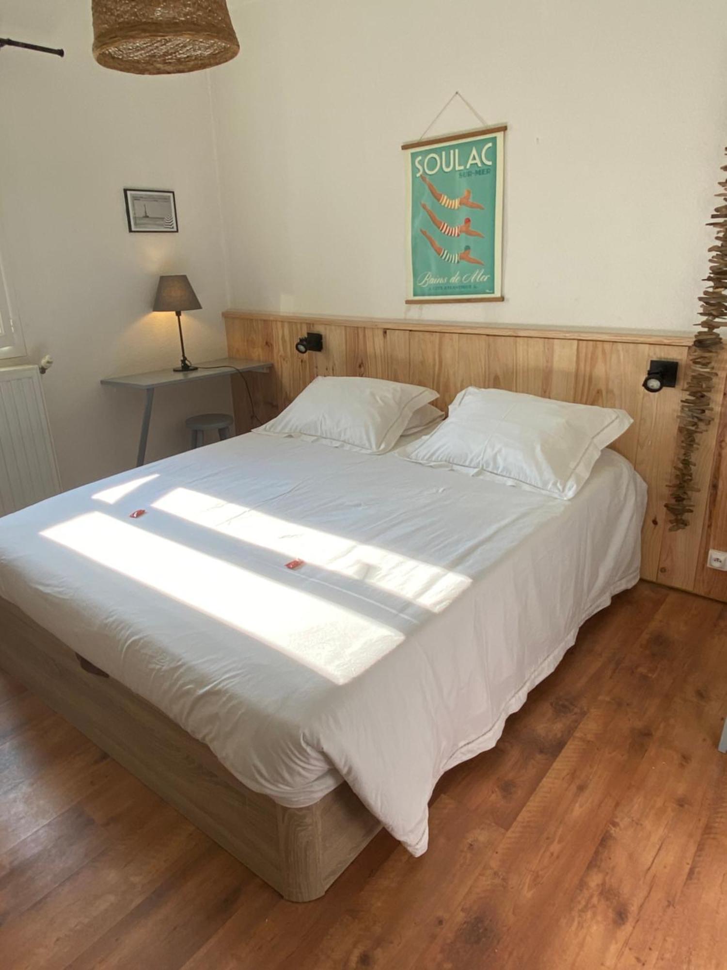 Double Room,1692070721:JPEG