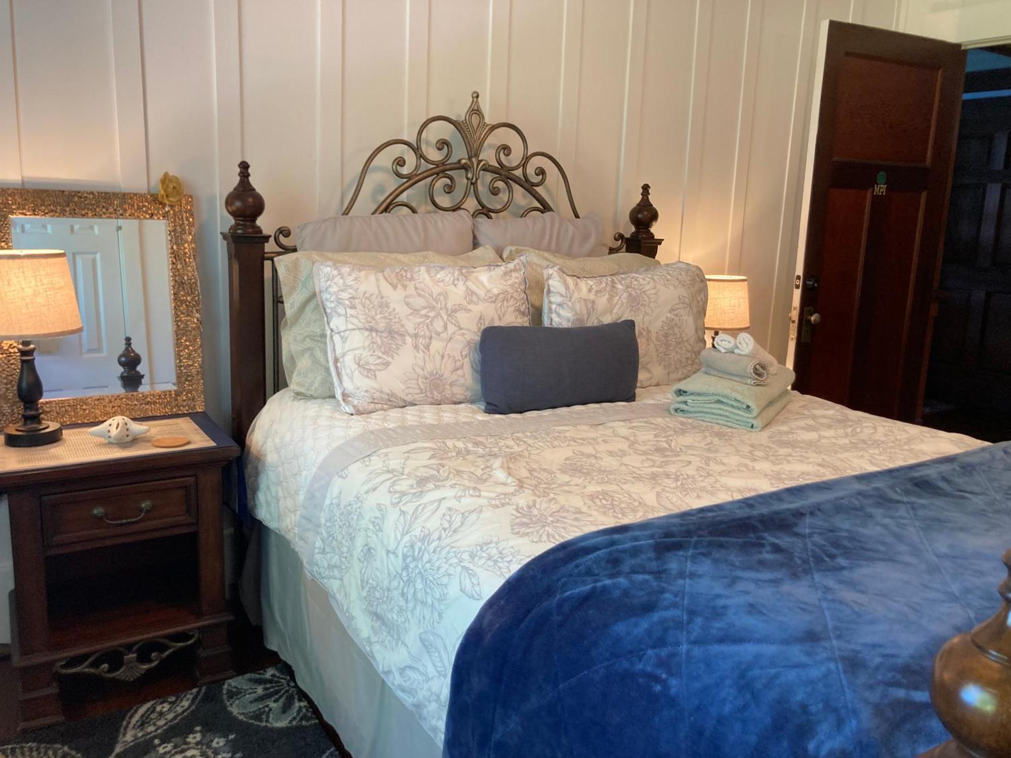 Queen Suite Garden Partial Bay View,1522287970:JPEG