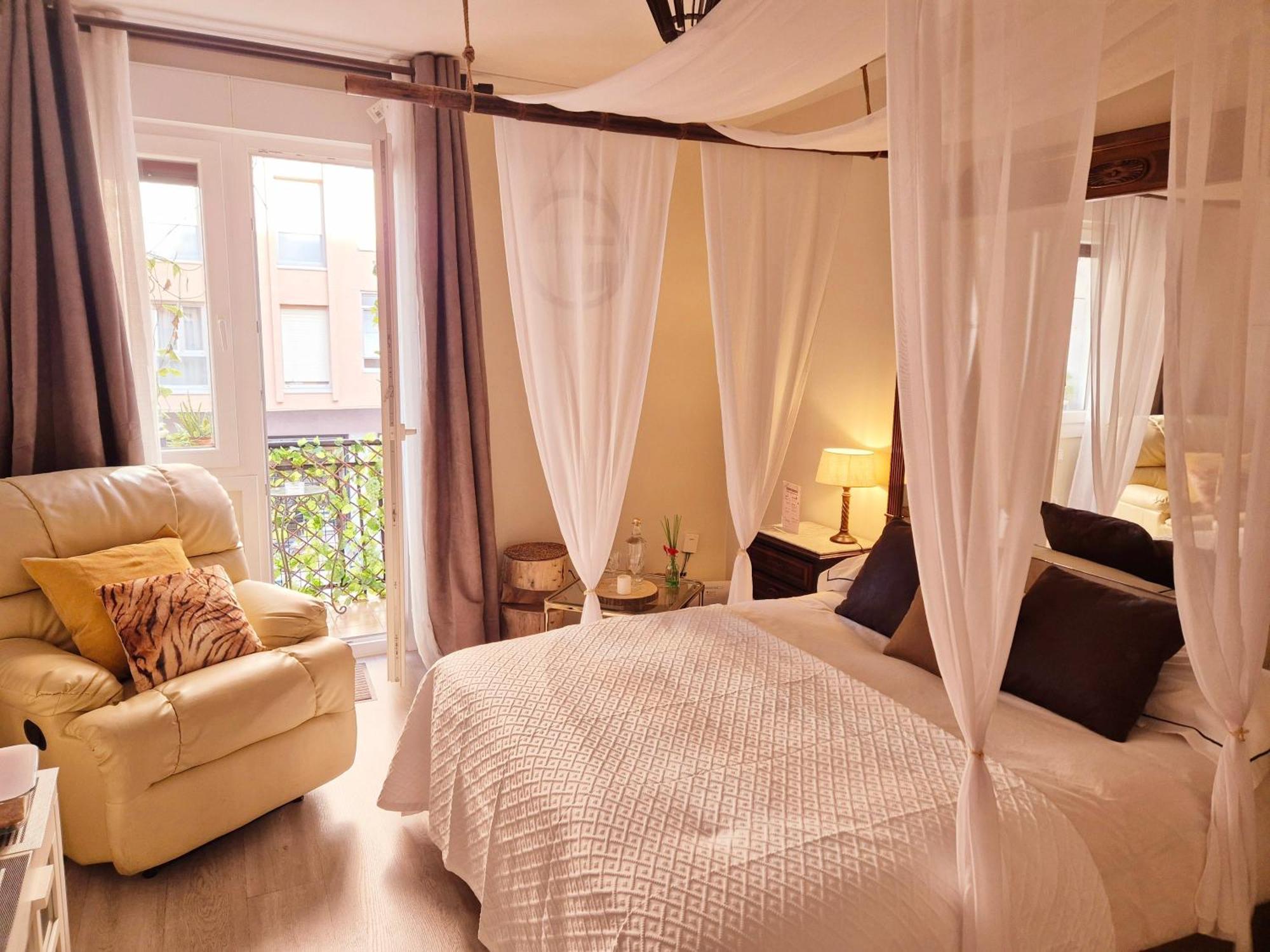 Double Room Private Bathroom