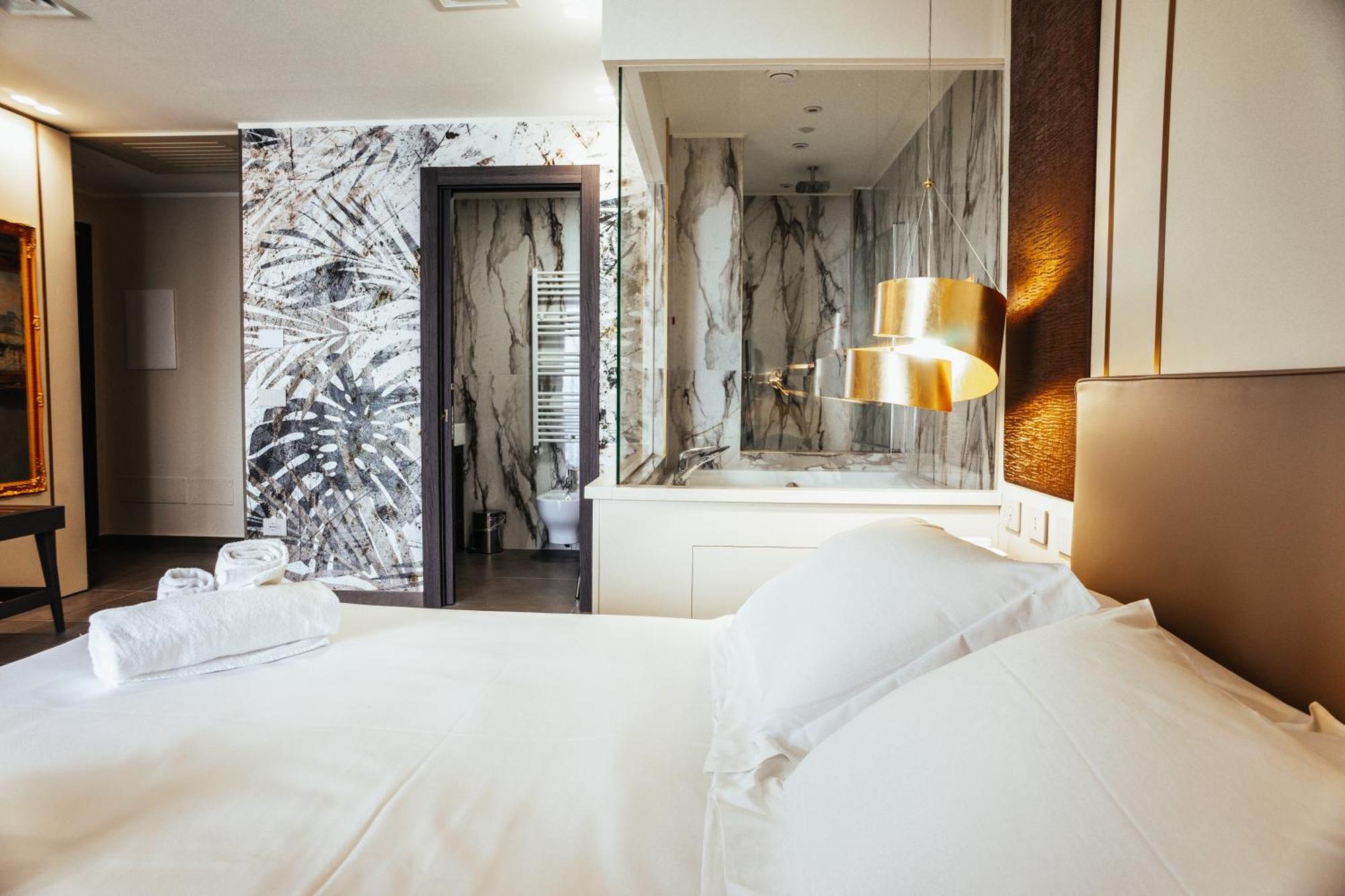 Royal Suite Jacuzzi