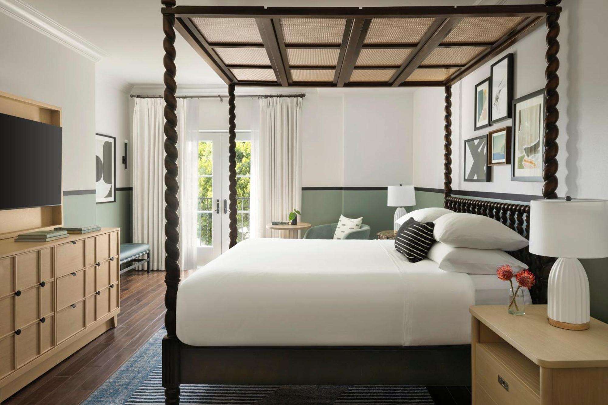 Premium King Room Juliet Balcony