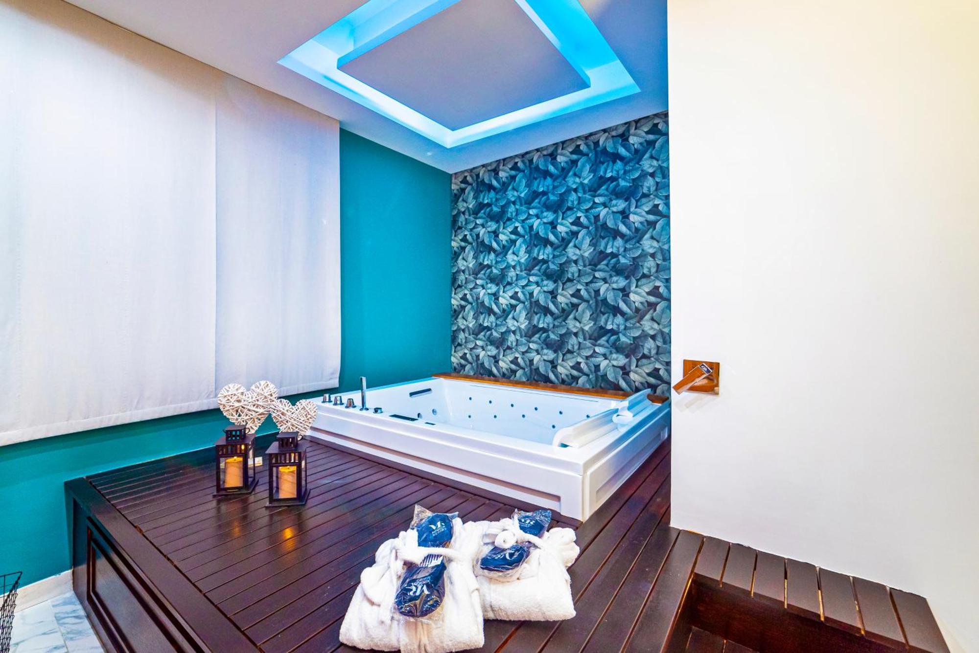 King Room Spa Bath,1522285798:JPEG