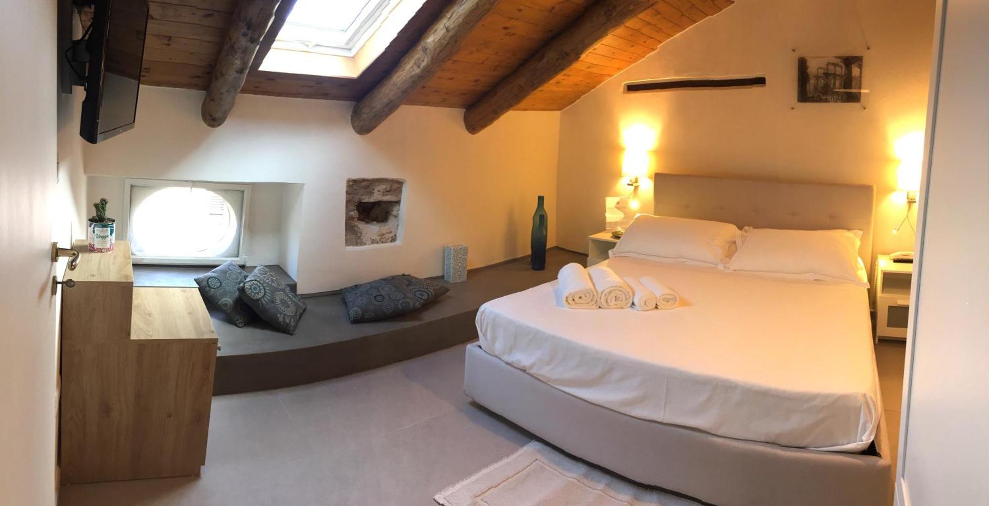 Standard Double Room,1522464805:JPEG