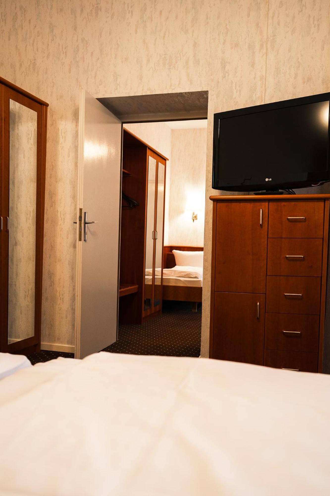 Triple Room Private Bathroom