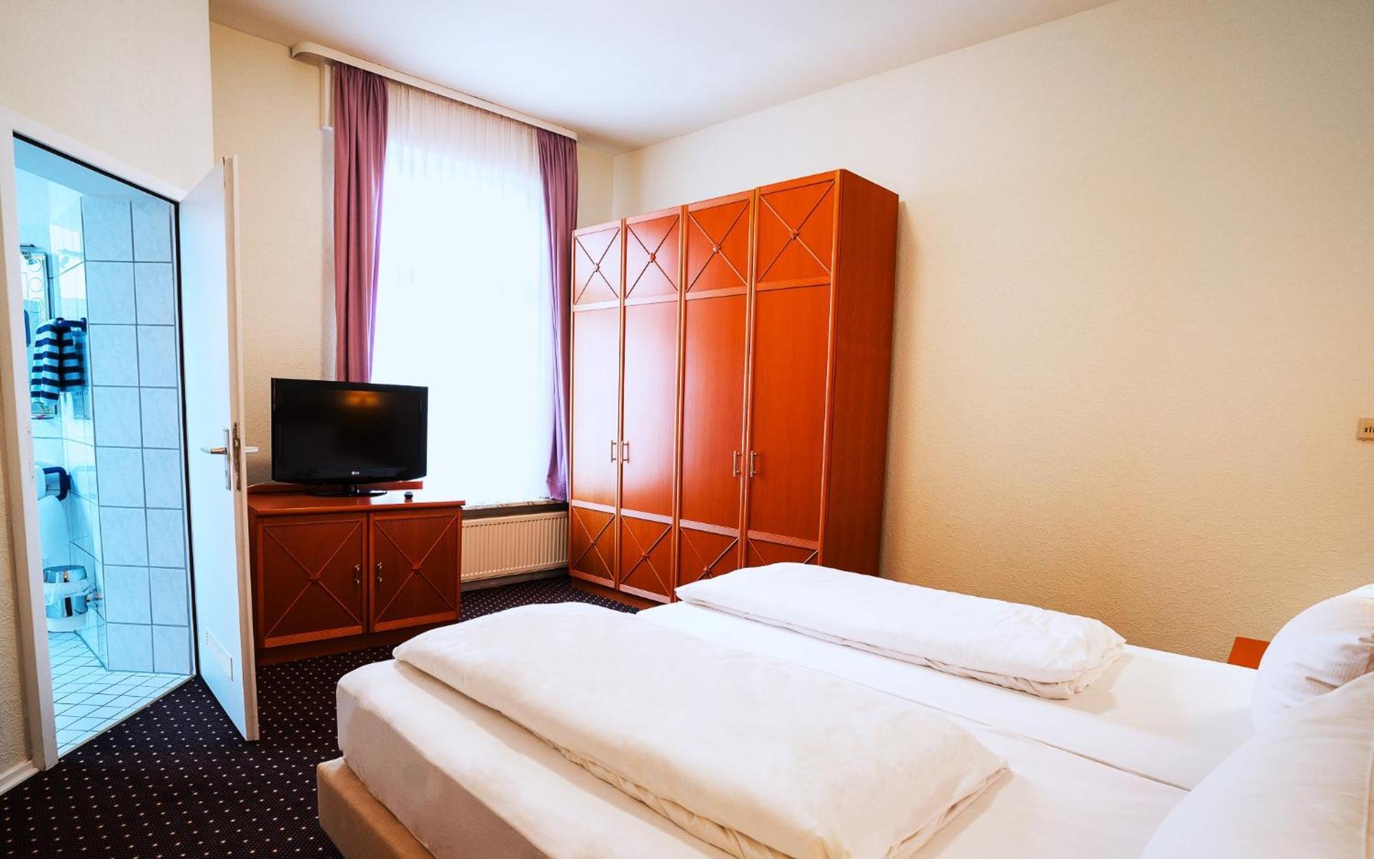 Triple Room Private Bathroom