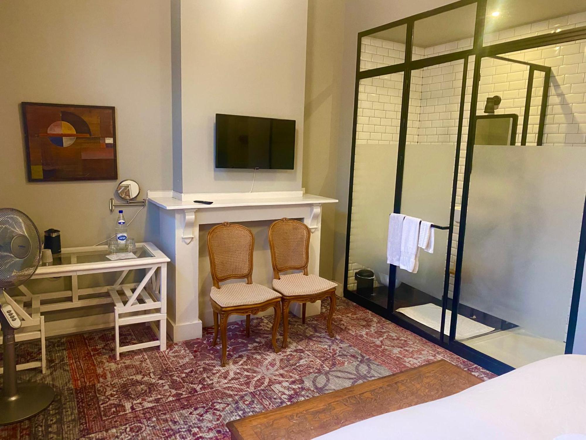 Deluxe Double or Twin Room City View