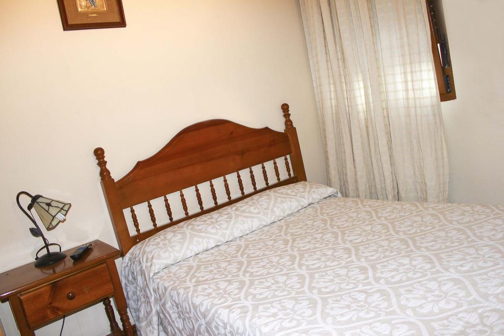 Single Room,249402473:JPEG