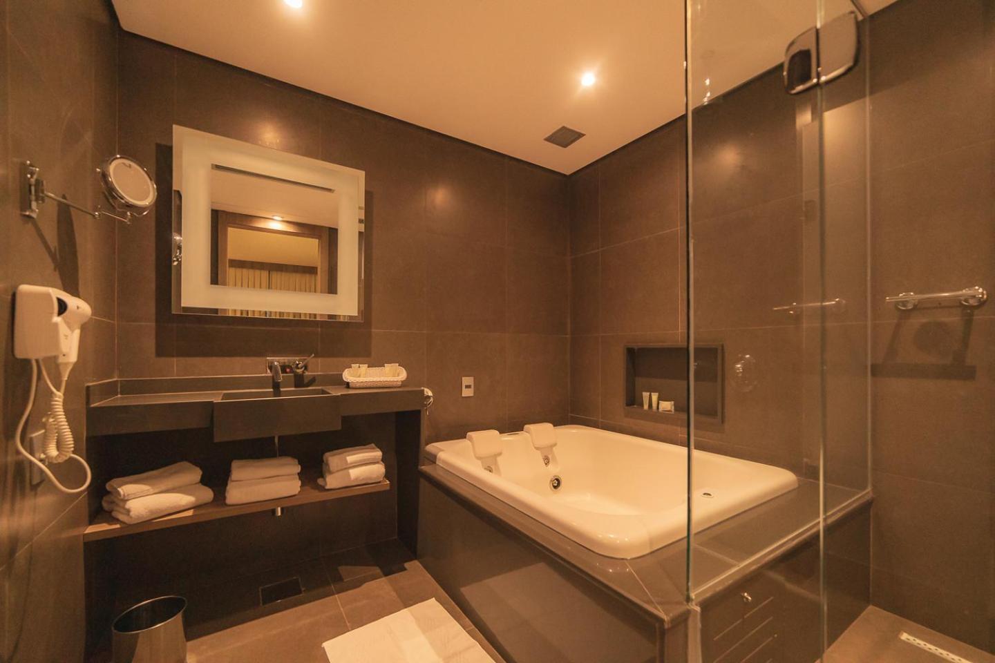 Presidential Suite one king bed