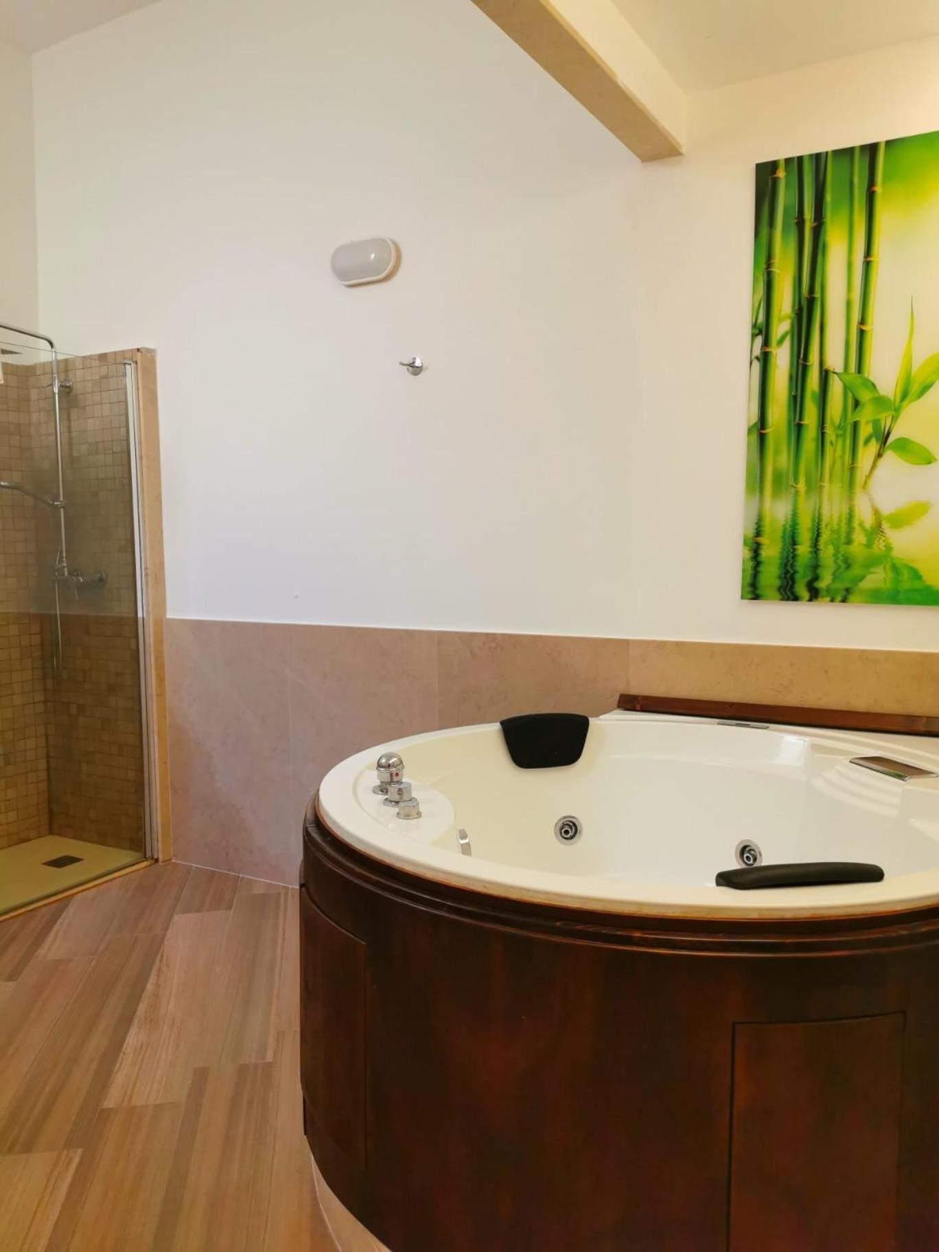 Double Room Spa Bath,1539439192:JPEG