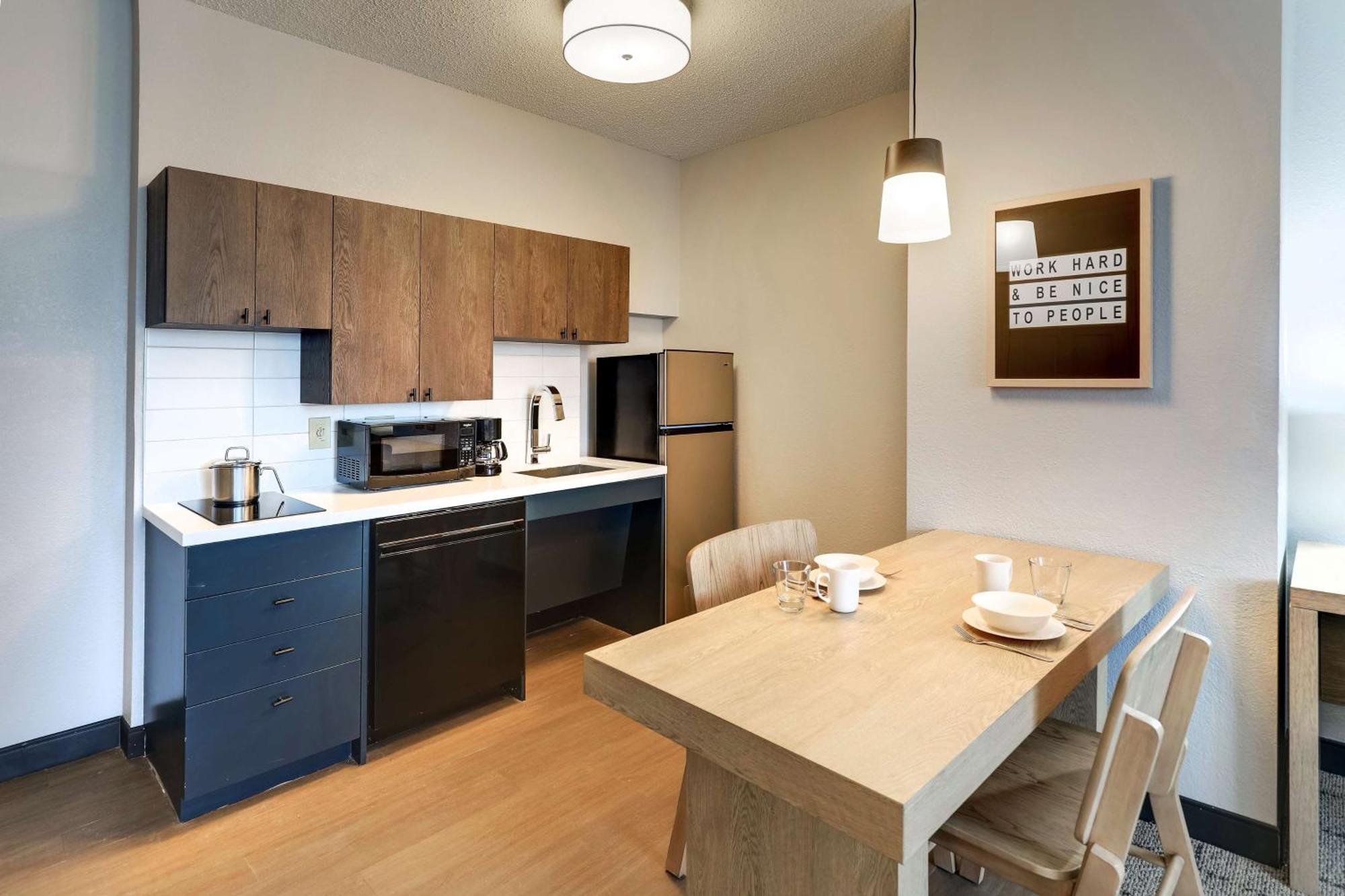 One-Bedroom Queen Suite Bathtub Mobility Accessible