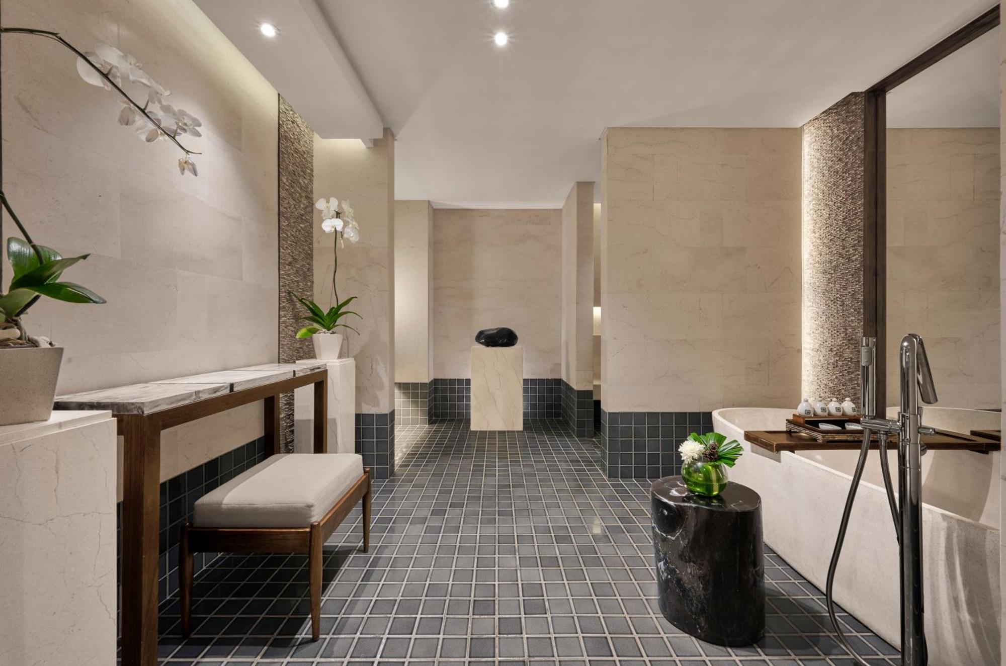 One-Bedroom King Suite Garden View