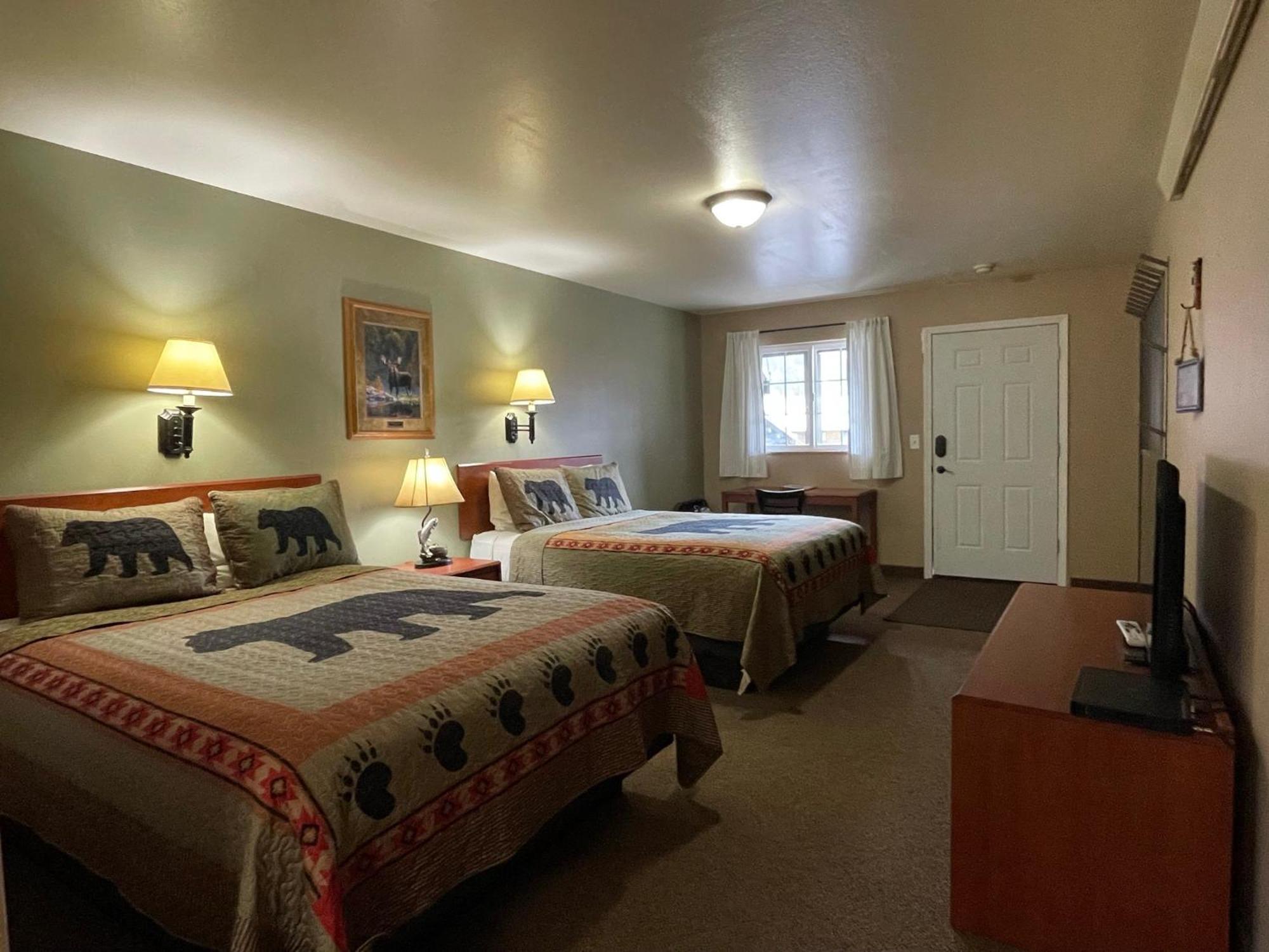 Deluxe Double Room Shower,1524751183:JPEG