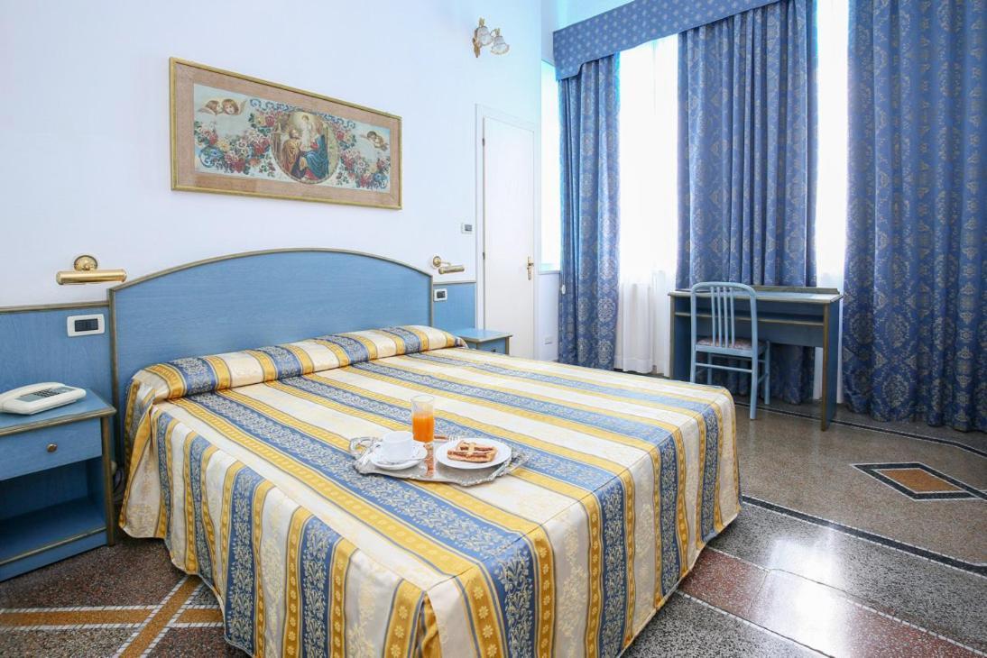 Triple Room,1592979729:JPEG