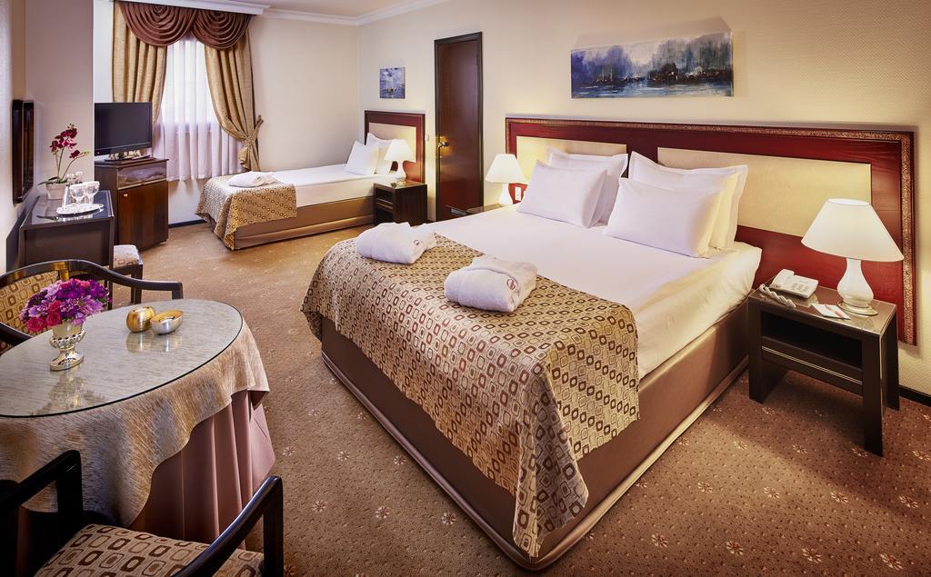Deluxe Double or Twin Room,152590957:JPEG