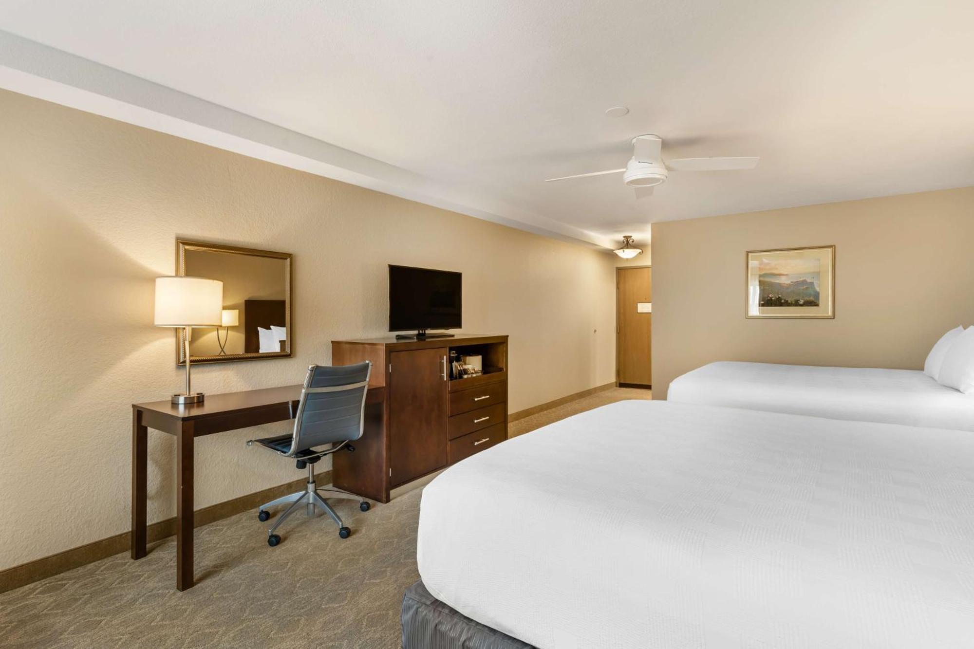 King Room Two King Beds Non-Smoking