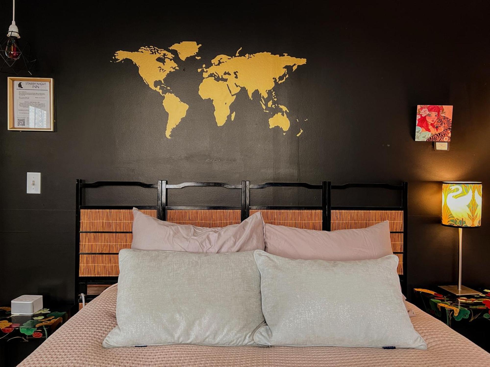 Deluxe Queen Suite