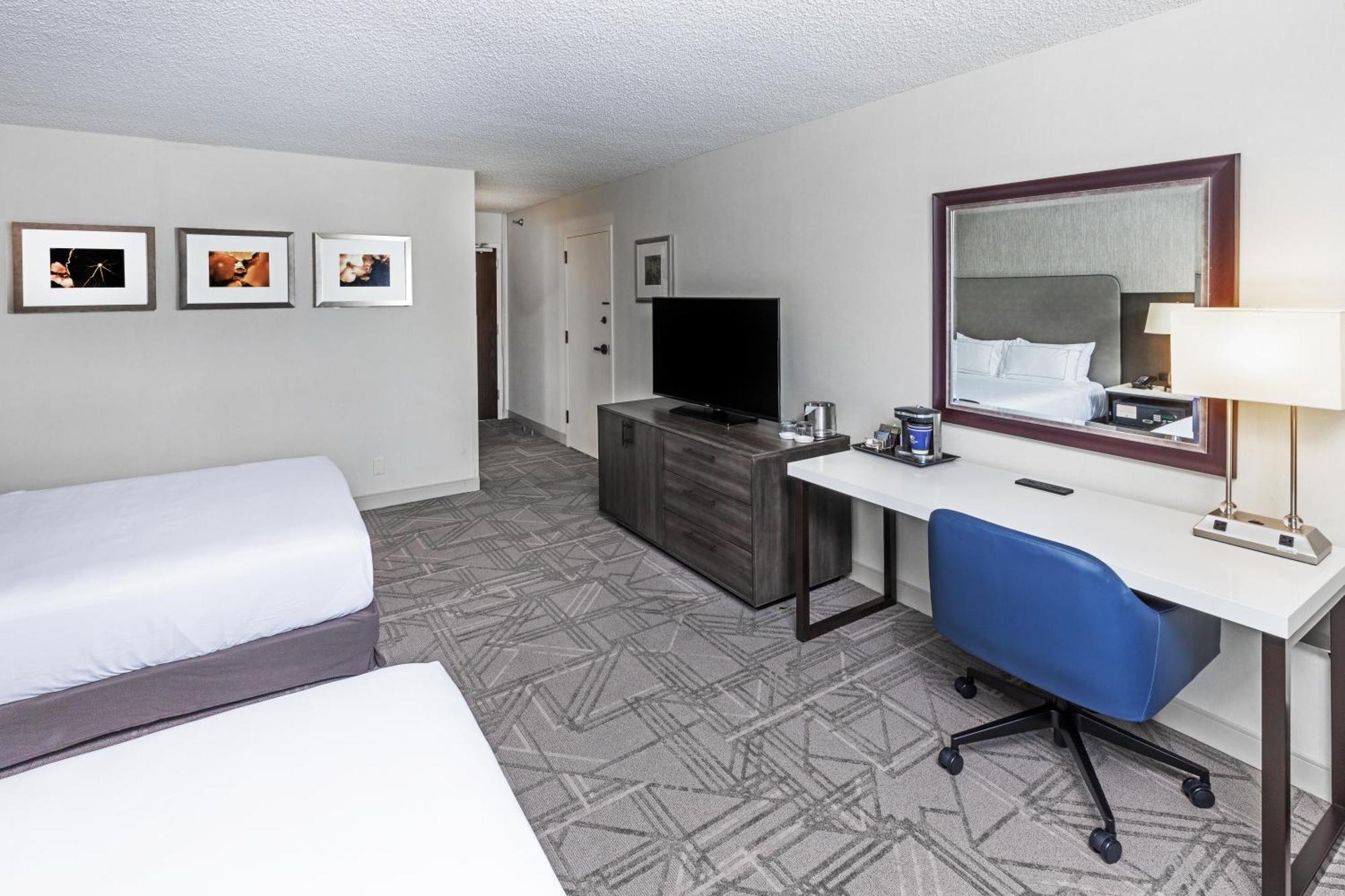 Queen Room Two Queen Beds Roll Shower Mobility Accessible