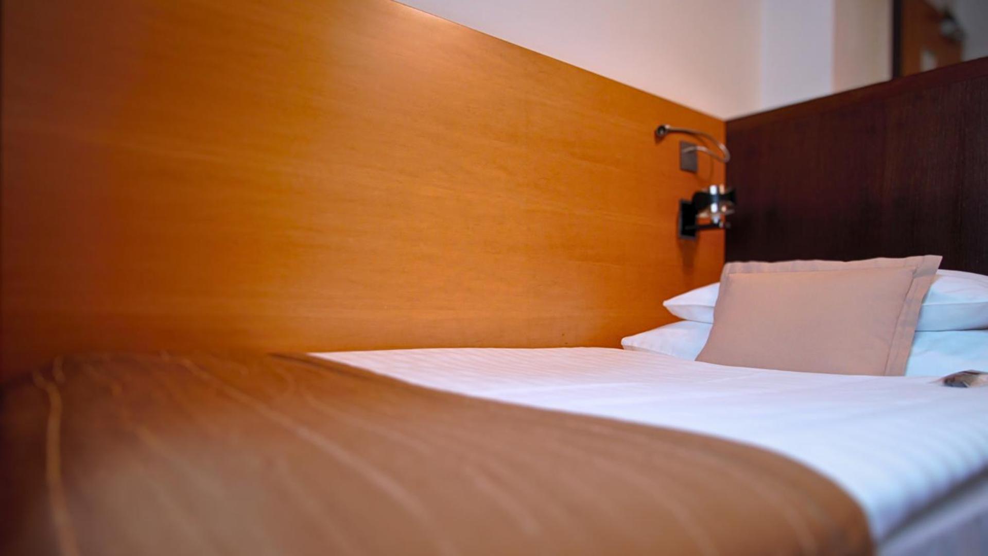 Single Room,1525195549:JPEG